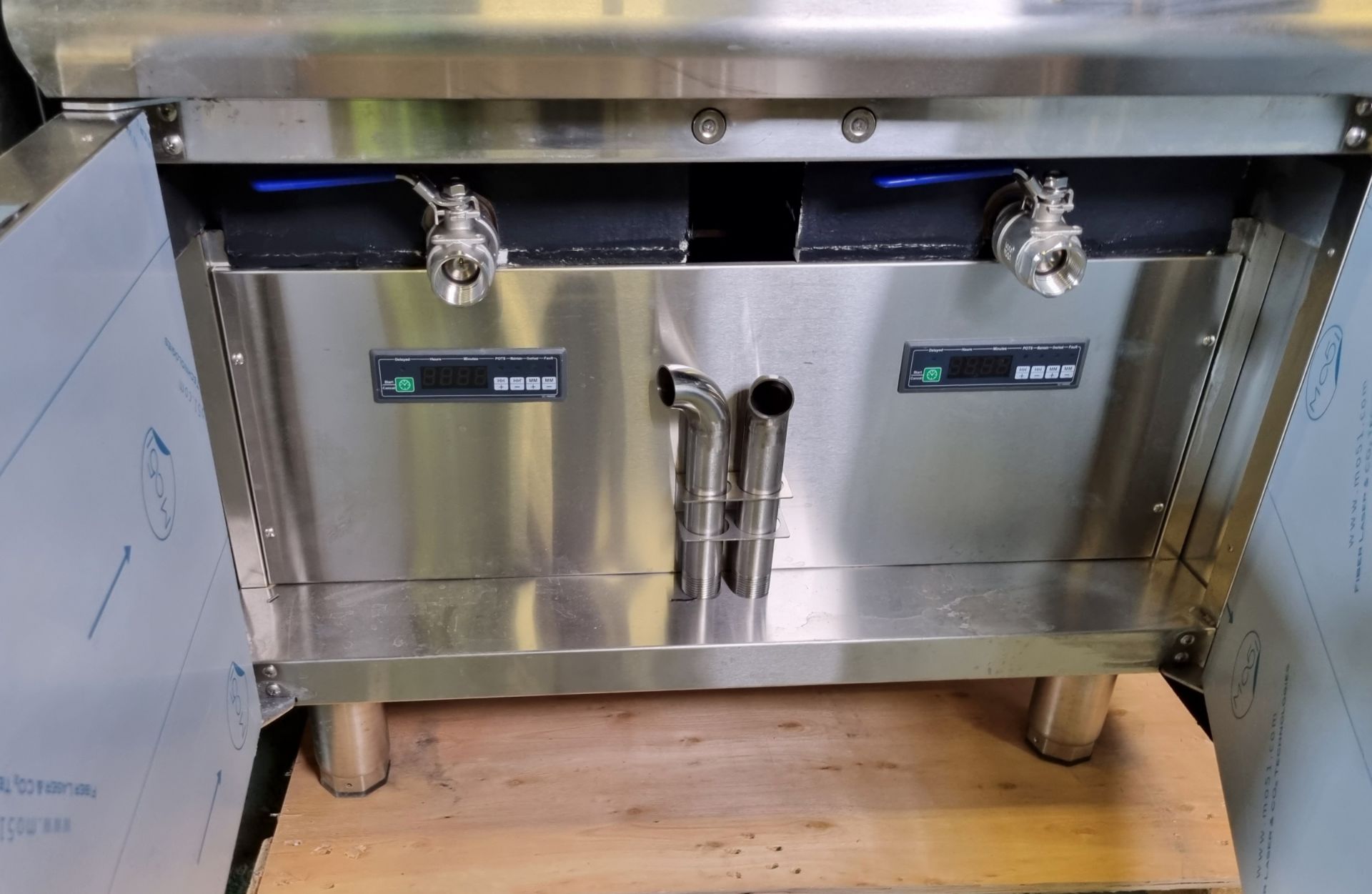 Rexmartins RESC-8B-16 free standing electric induction fryer - double tank with baskets - W 800 - Image 4 of 4