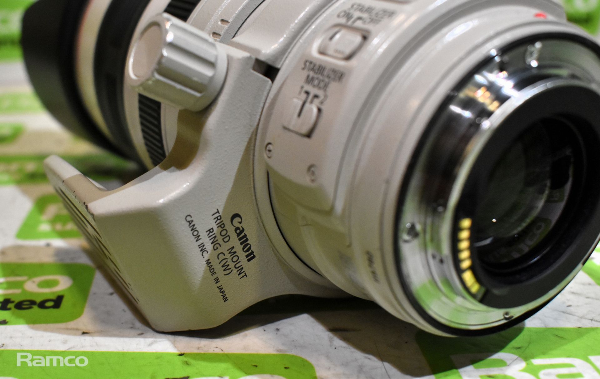 Canon zoom lens EF 28 - 300 mm 1 : 3.5 - 5.6 USM with LZ1324 soft case - Bild 7 aus 10