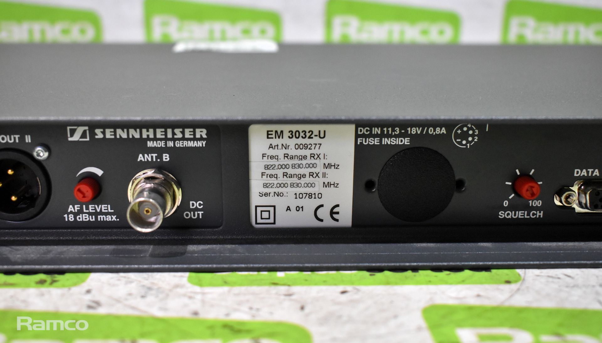 Sennheiser EM 3032-U mikroport receiver unit, T.C..Electronic TC Icon remote CPU / system 6000 - Bild 5 aus 11