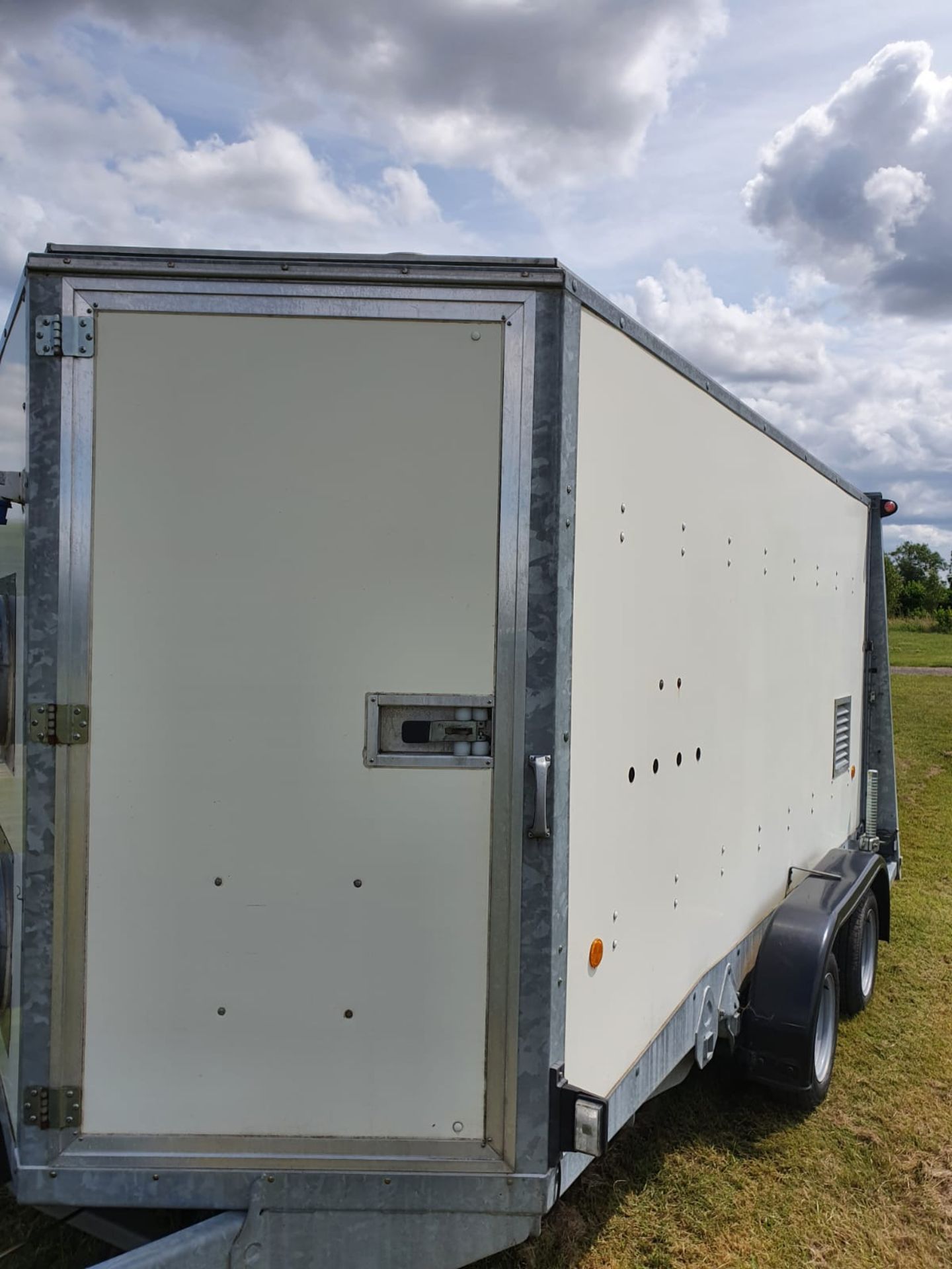 Ifor Williams twin axle box trailer with built in purpose developed gas heater - propane gas - Bild 6 aus 25