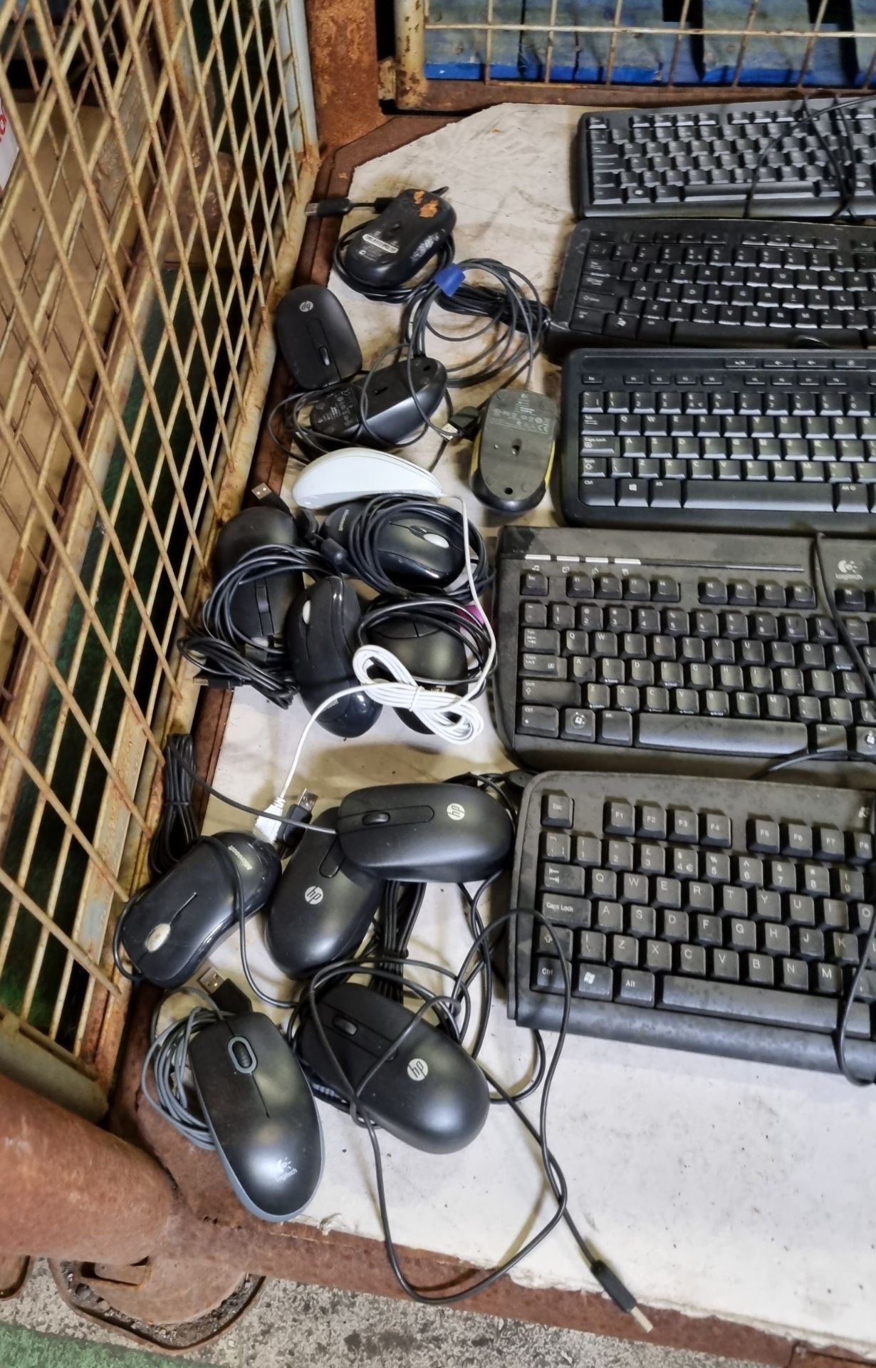 10x wired and wireless keyboards - 13x wired mice - Image 5 of 5