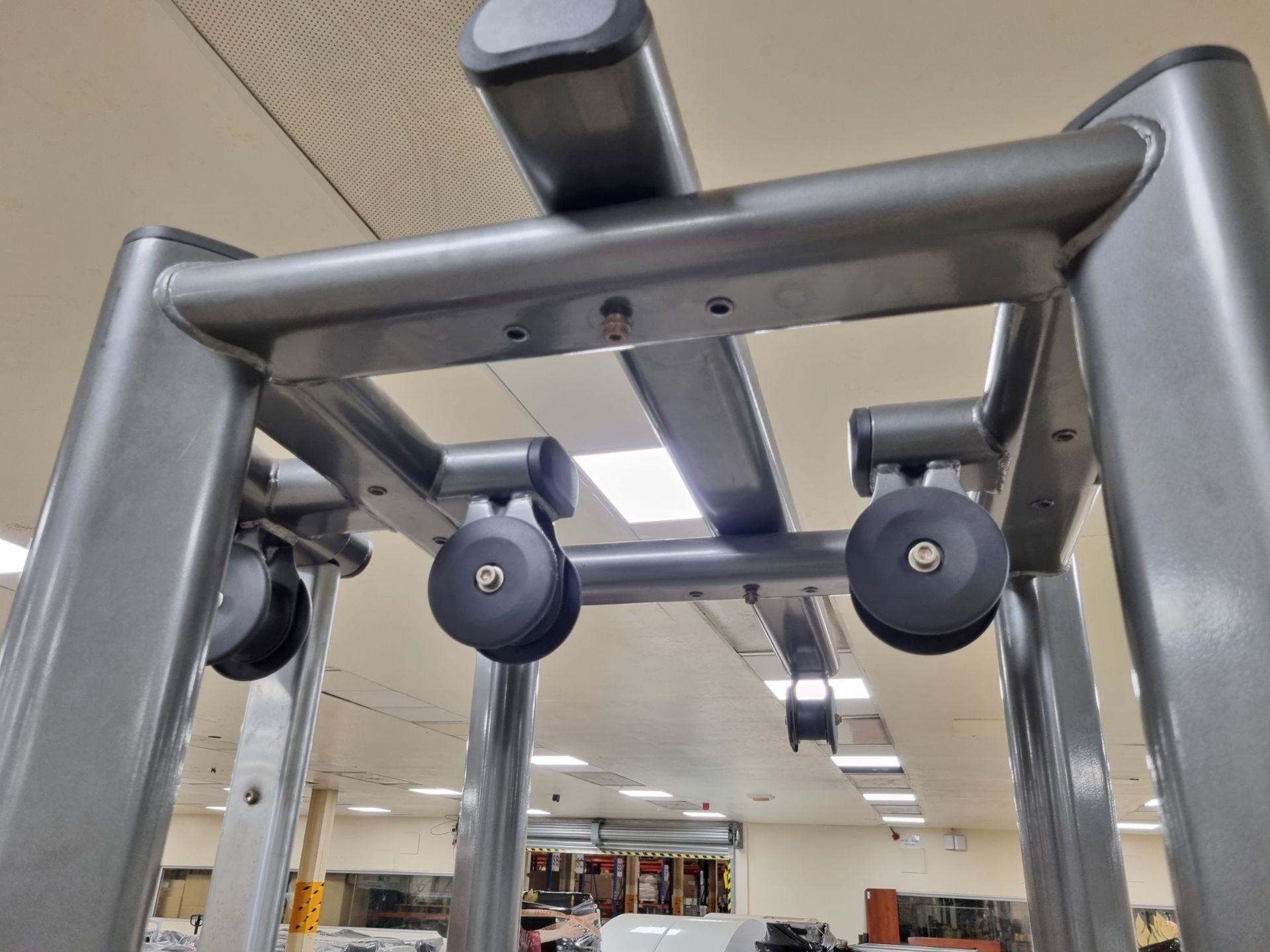 Life fitness gym multi station - seated row - lat pull down - L 3650 x W 1275 x H 2250mm - Image 4 of 10