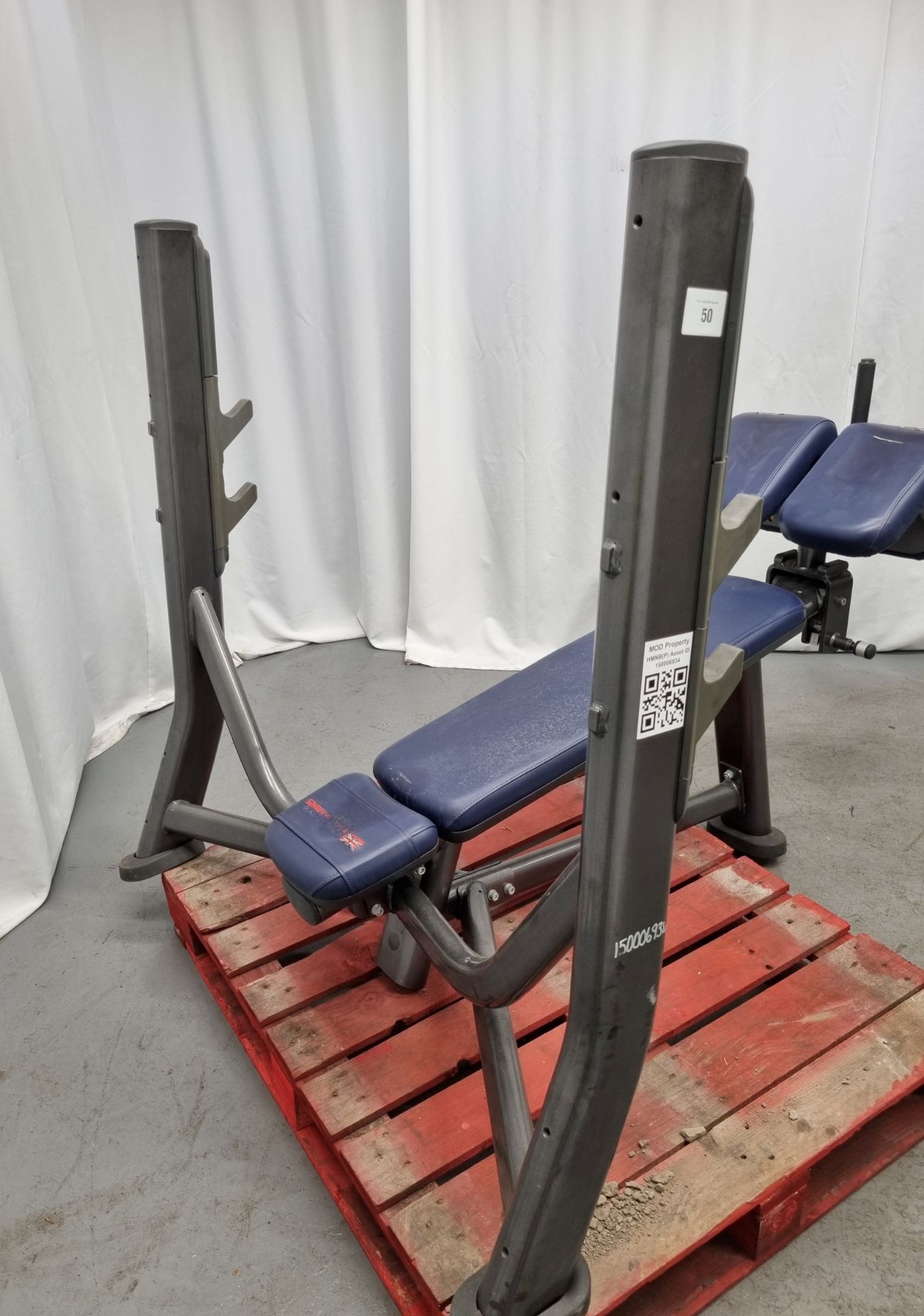 Incline weight bench - L 1750 x W 130 x H 1260mm - Image 5 of 5