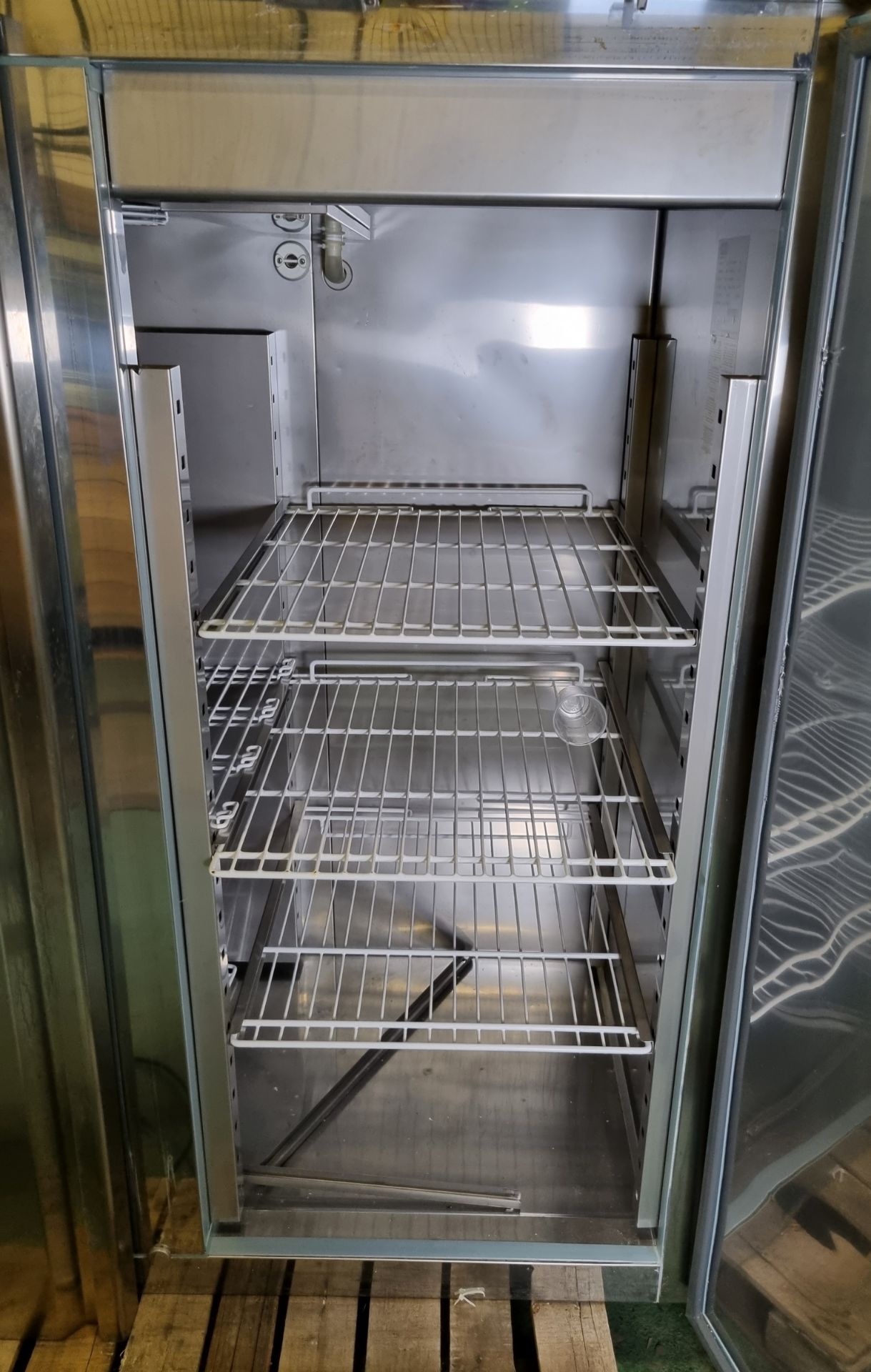 Polar U635 upright double door stainless steel freezer W 1500 x D 875 x H 2070mm - Image 2 of 5