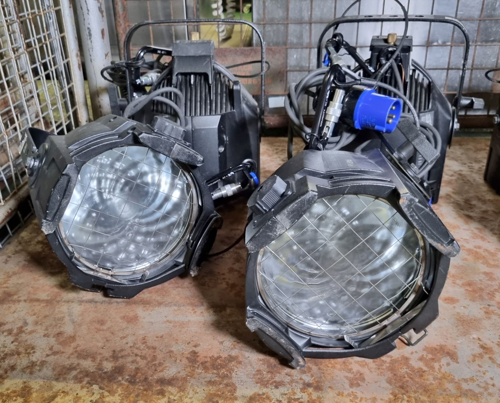 6x E.T.C. PAR MCM source four theatre lights - 16A - 250V - W 260 x D 200 x H 410mm - Image 3 of 3