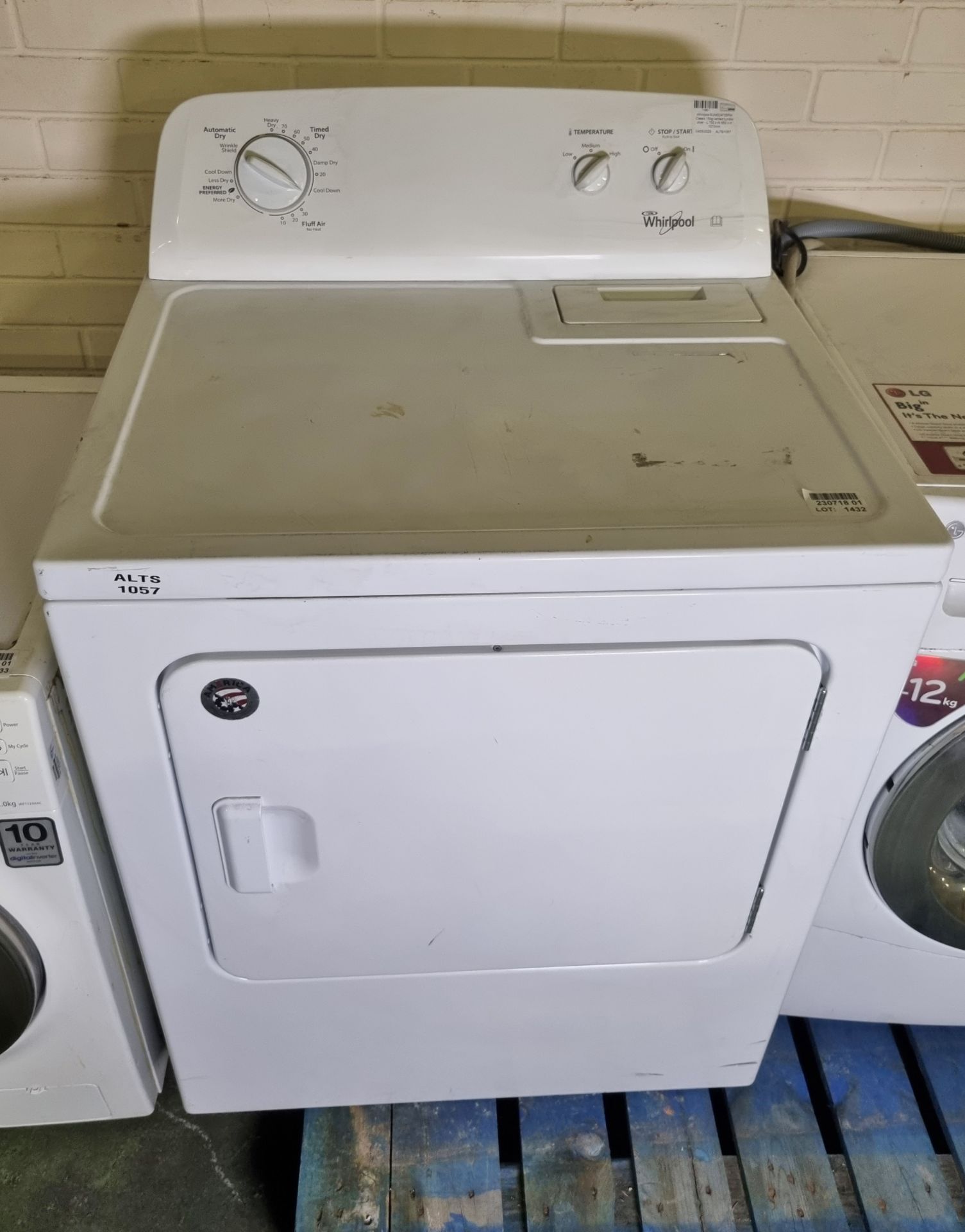 Whirlpool 3LWED4705FW Classic 15kg vented tumble dryer - L 750 x W 650 x H 1070mm - Image 2 of 5
