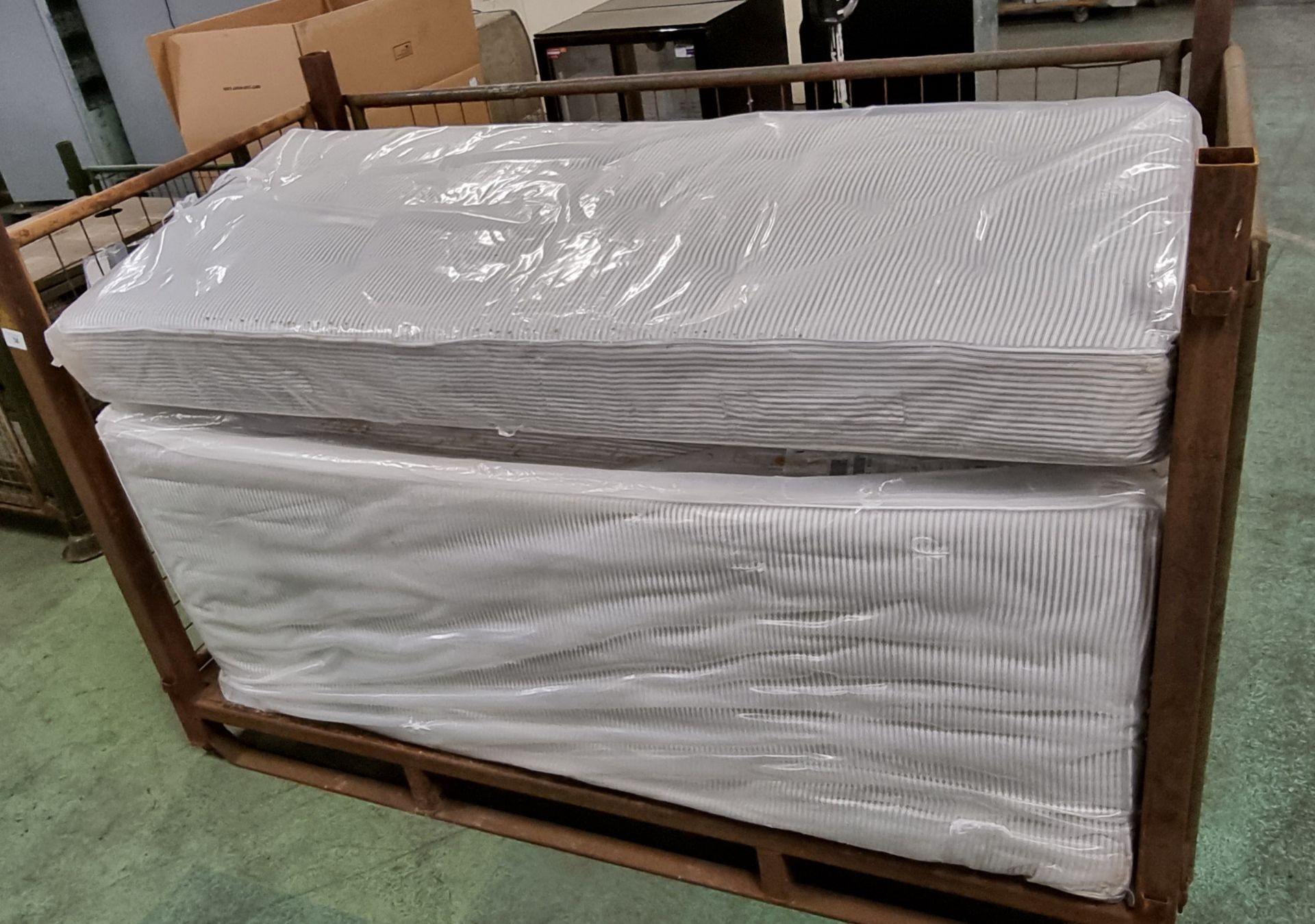 5x Black & white open coil single mattresses - 2 ft 6 inch & 18.5cm deep