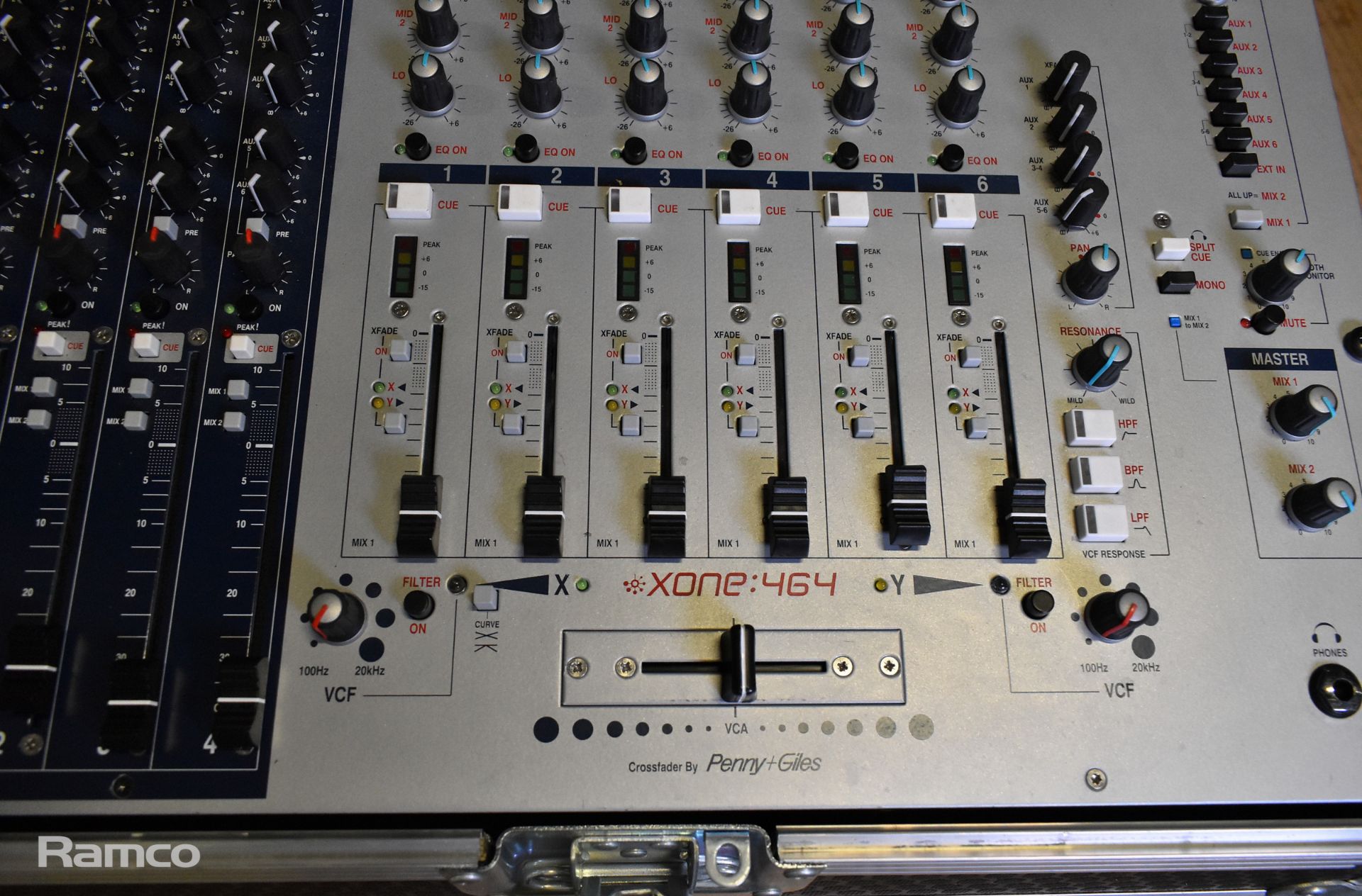Allen & Heath Xone 464 professional club audio mixer with transportation case - Bild 5 aus 8
