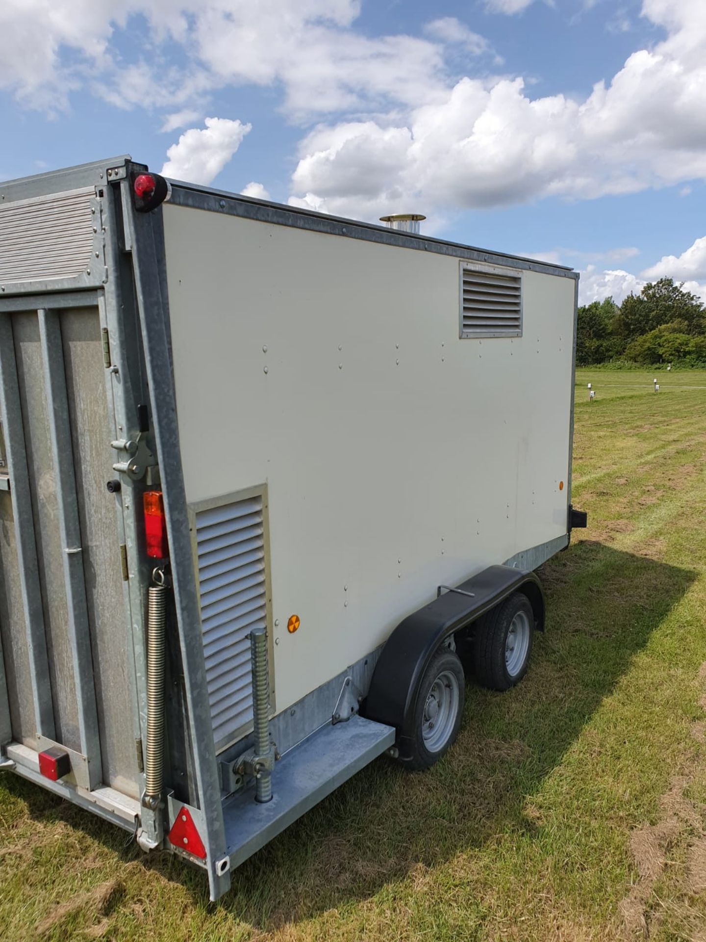 Ifor Williams twin axle box trailer with built in purpose developed gas heater - propane gas - Bild 4 aus 25