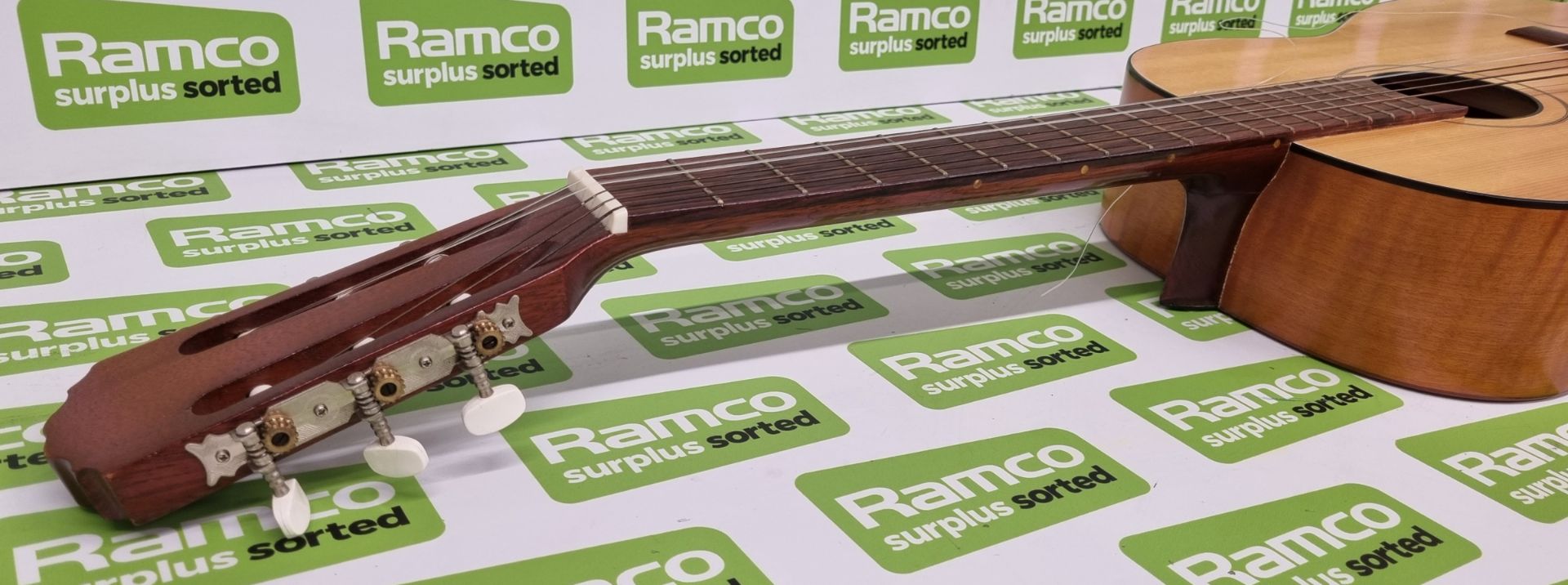 Hofner GTR Spanish 6 string acoustic guitar with carry case - Bild 8 aus 17