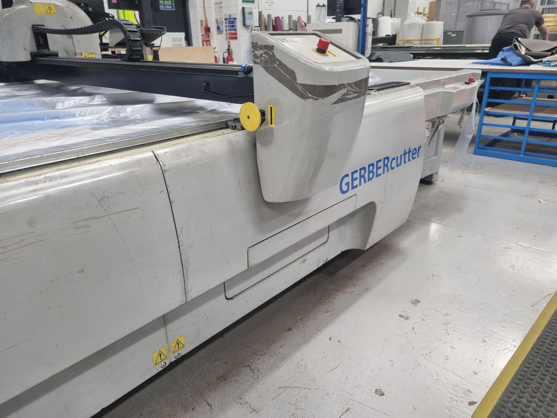 GerberCutter GTxL with Gerber Spreader SY 101 fabric cutting system - full length approx 18m - Image 14 of 19