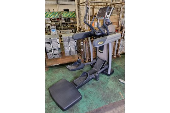 Technogym Vario cross trainer - L 1900 x W 750 x D 1700mm - Image 1 of 5