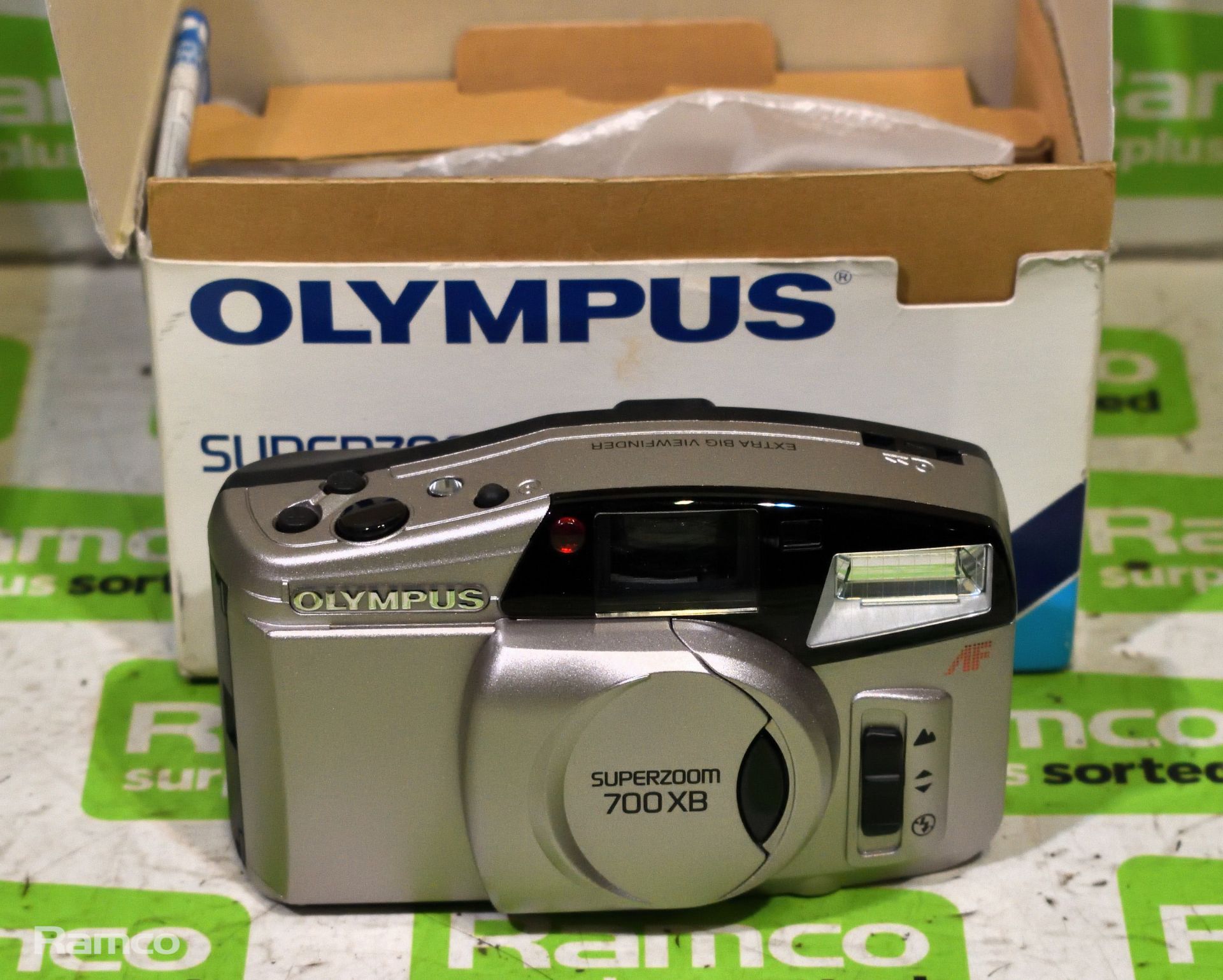 Fujifilm Finepix 2800 Zoom digital camera with box, Olympus Superzoom 700XB compact camera with box - Bild 6 aus 12
