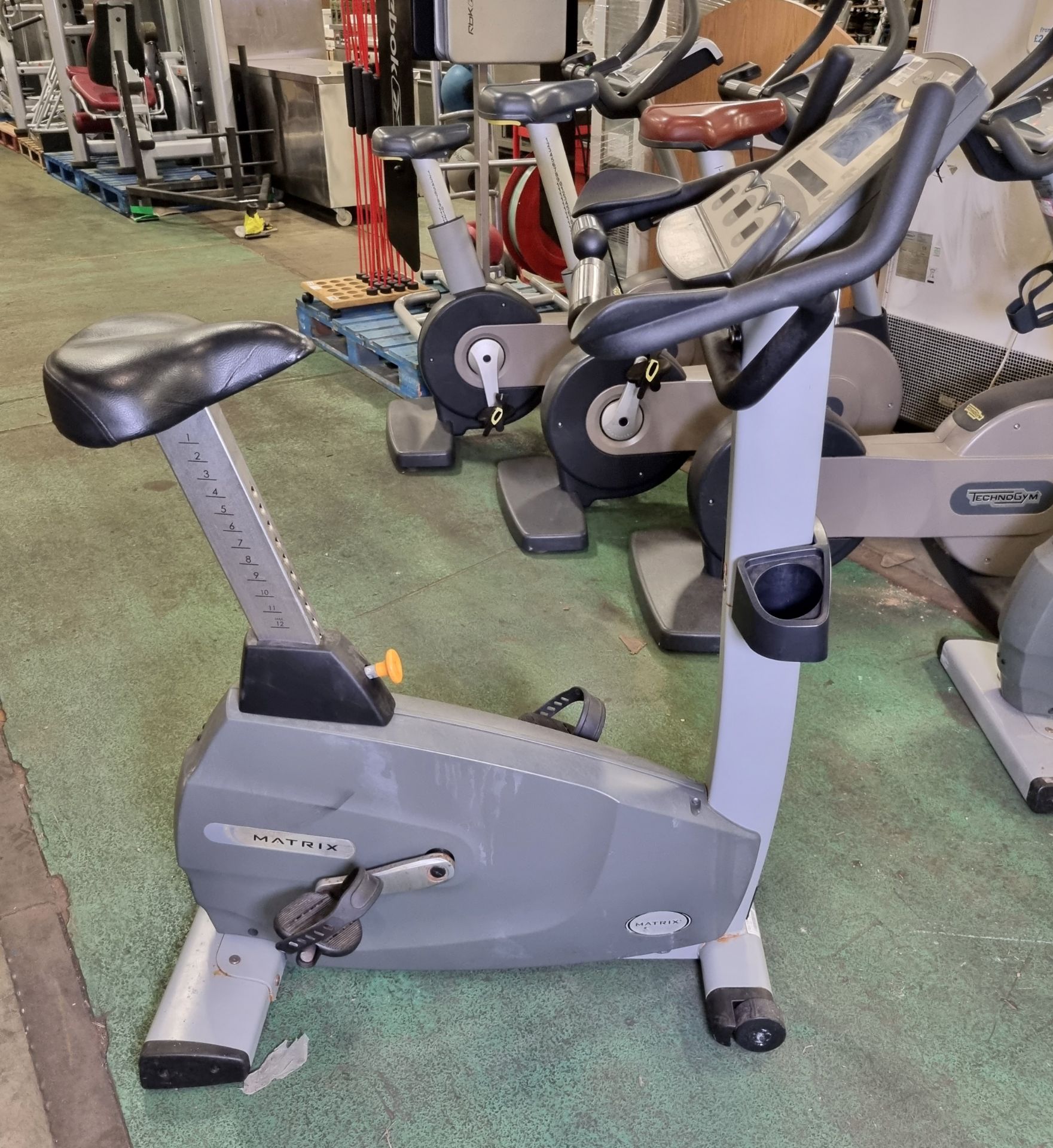 Matrix exercise bike - L 1200 x W 610 x D 1440mm