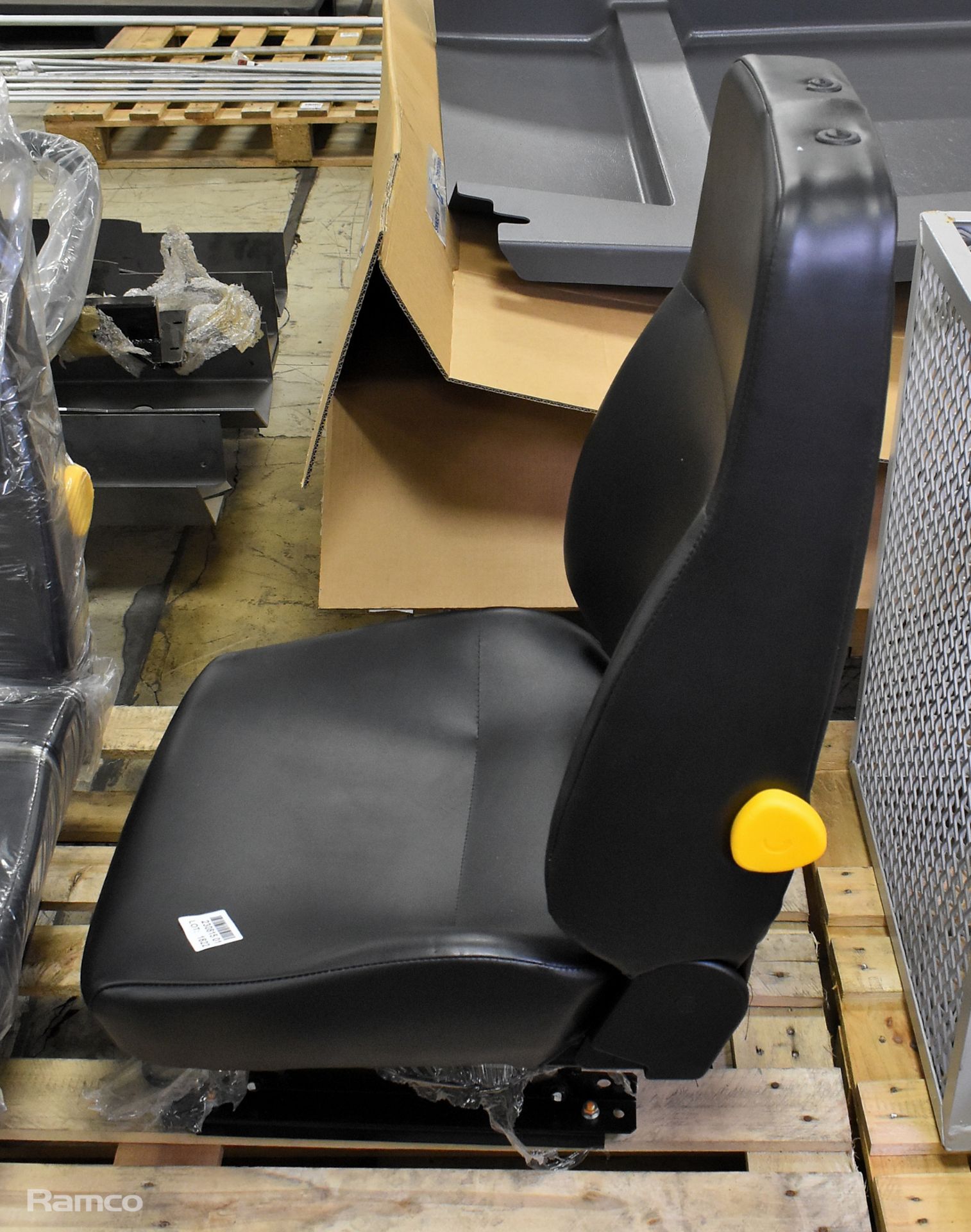 2x KAB seats - upholstered - Image 3 of 8