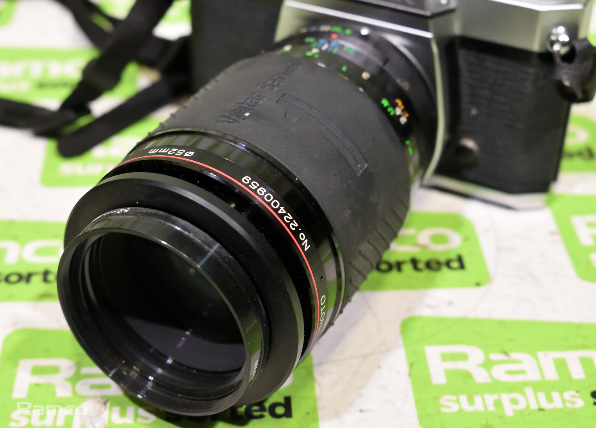 Pentax K1000 SLR camera with Vivitar Series 1L 105mm F2.5 macro lens - Bild 3 aus 9