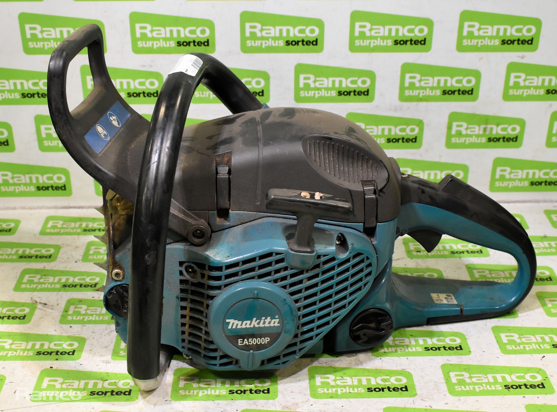 3x Makita DCS5030 50cc petrol chainsaw - BODIES ONLY - AS SPARES AND REPAIRS, 1x Makita EA5000P - Image 15 of 22