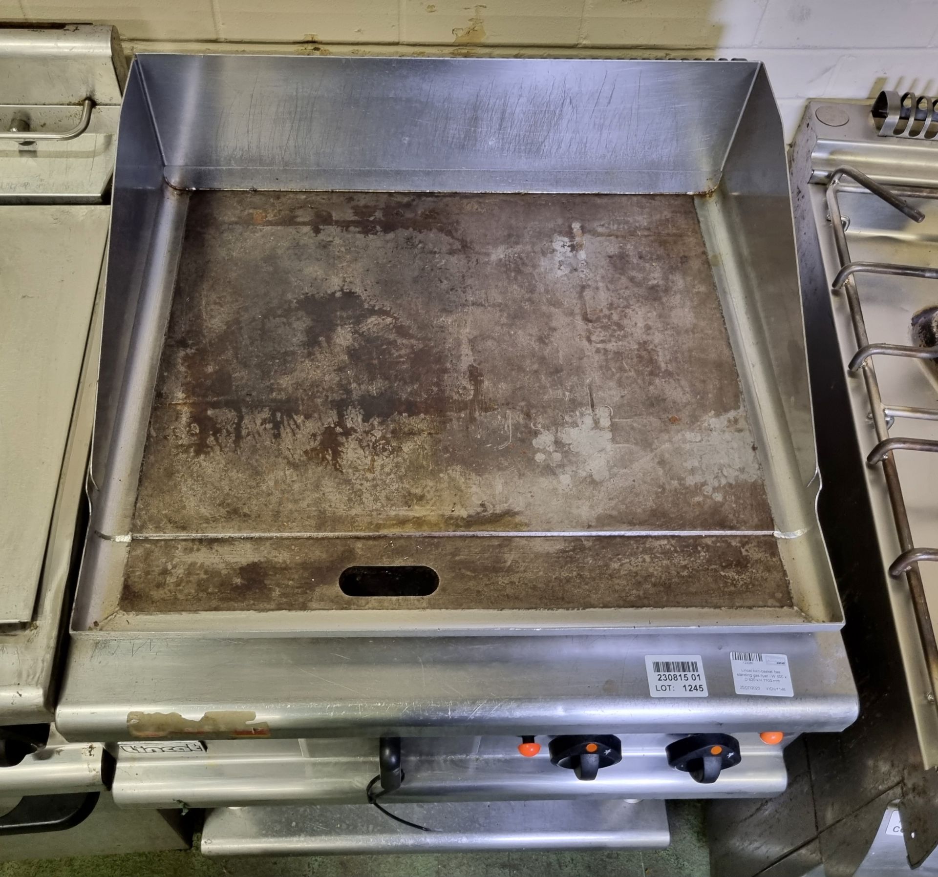 Lincat solid top gas griddle - W 700 x D 730 H 900mm - Bild 3 aus 6