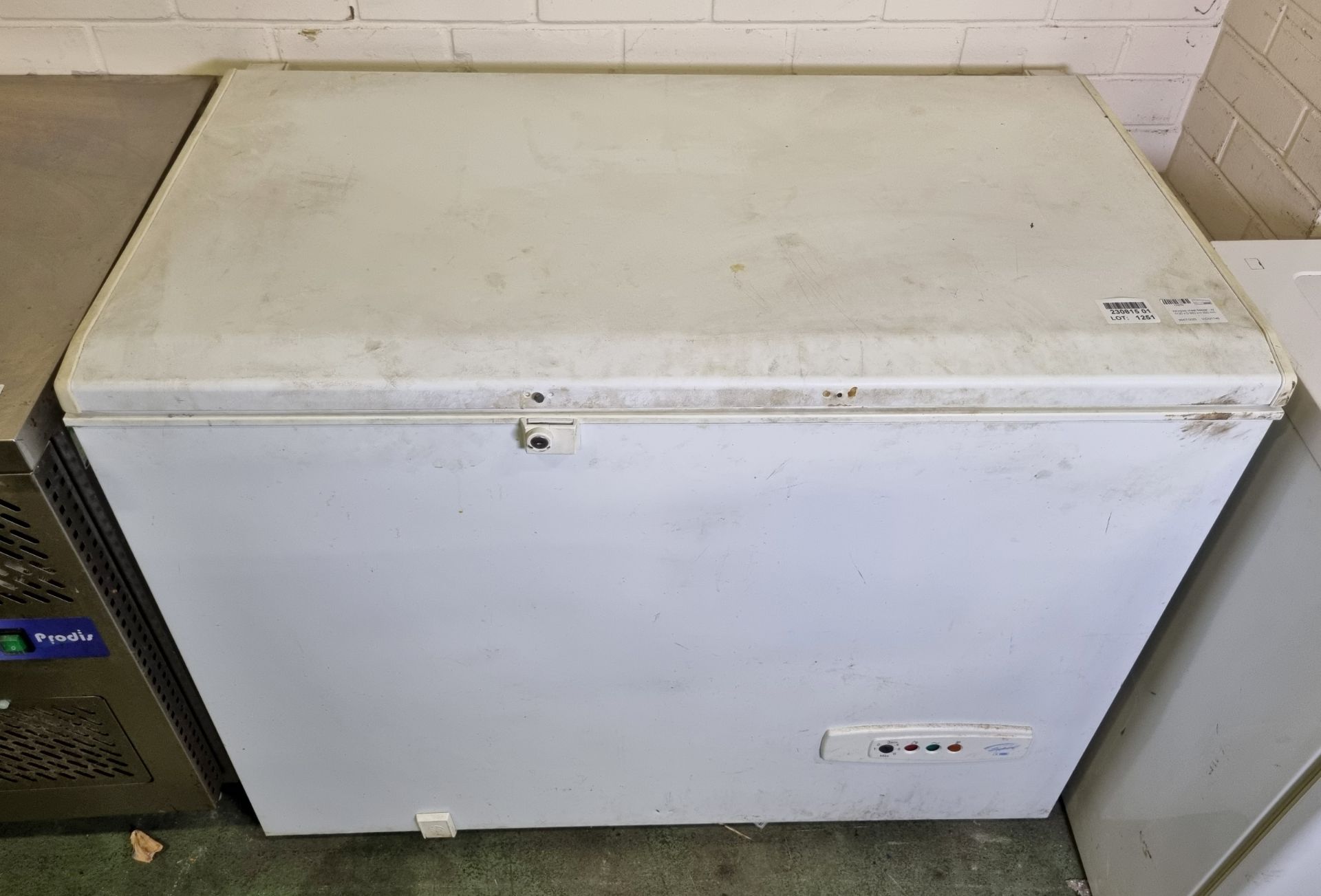 Whirlpool chest freezer - W 1120 x D 660 x H 920 mm - Bild 2 aus 5