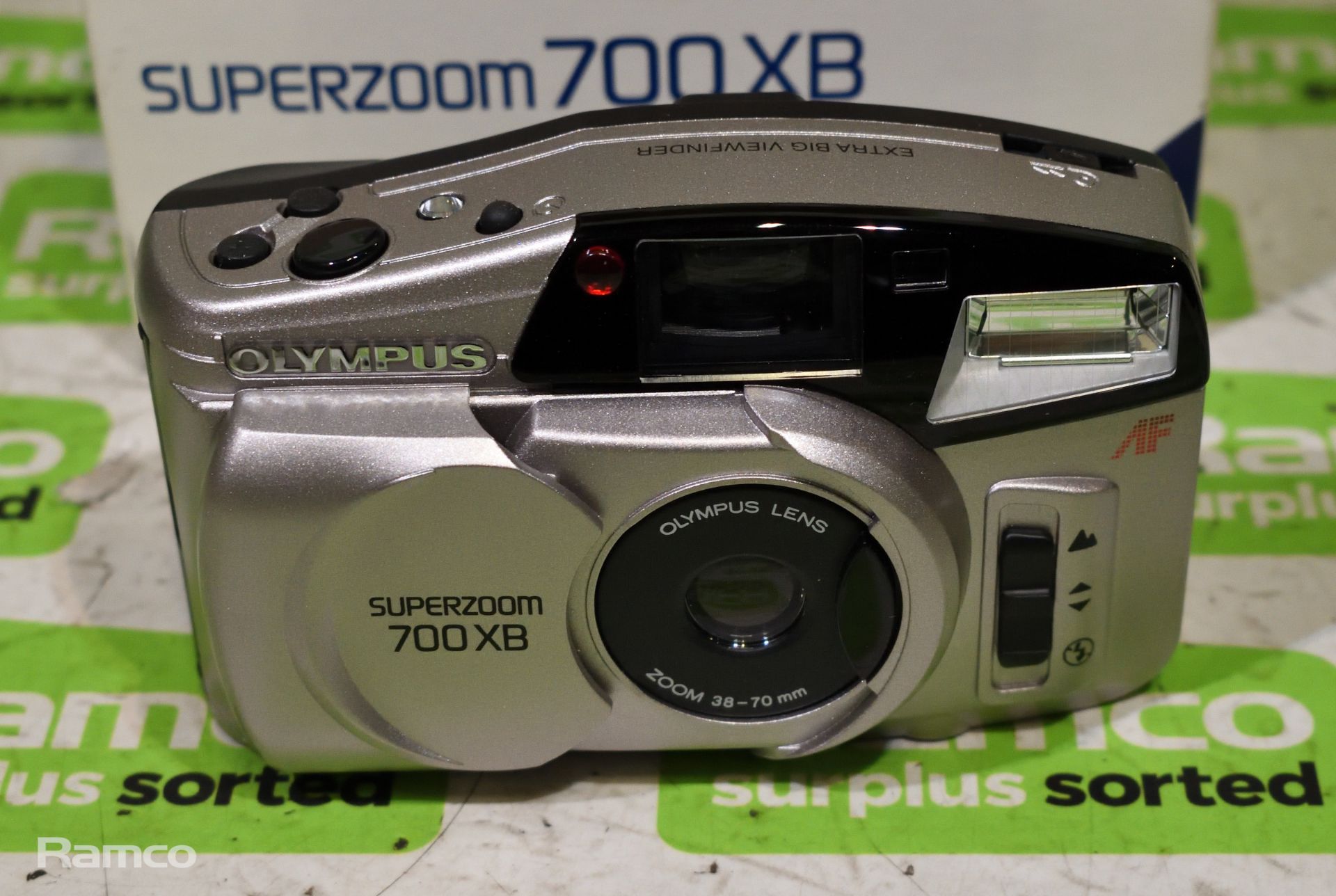 Fujifilm Finepix 2800 Zoom digital camera with box, Olympus Superzoom 700XB compact camera with box - Bild 10 aus 12