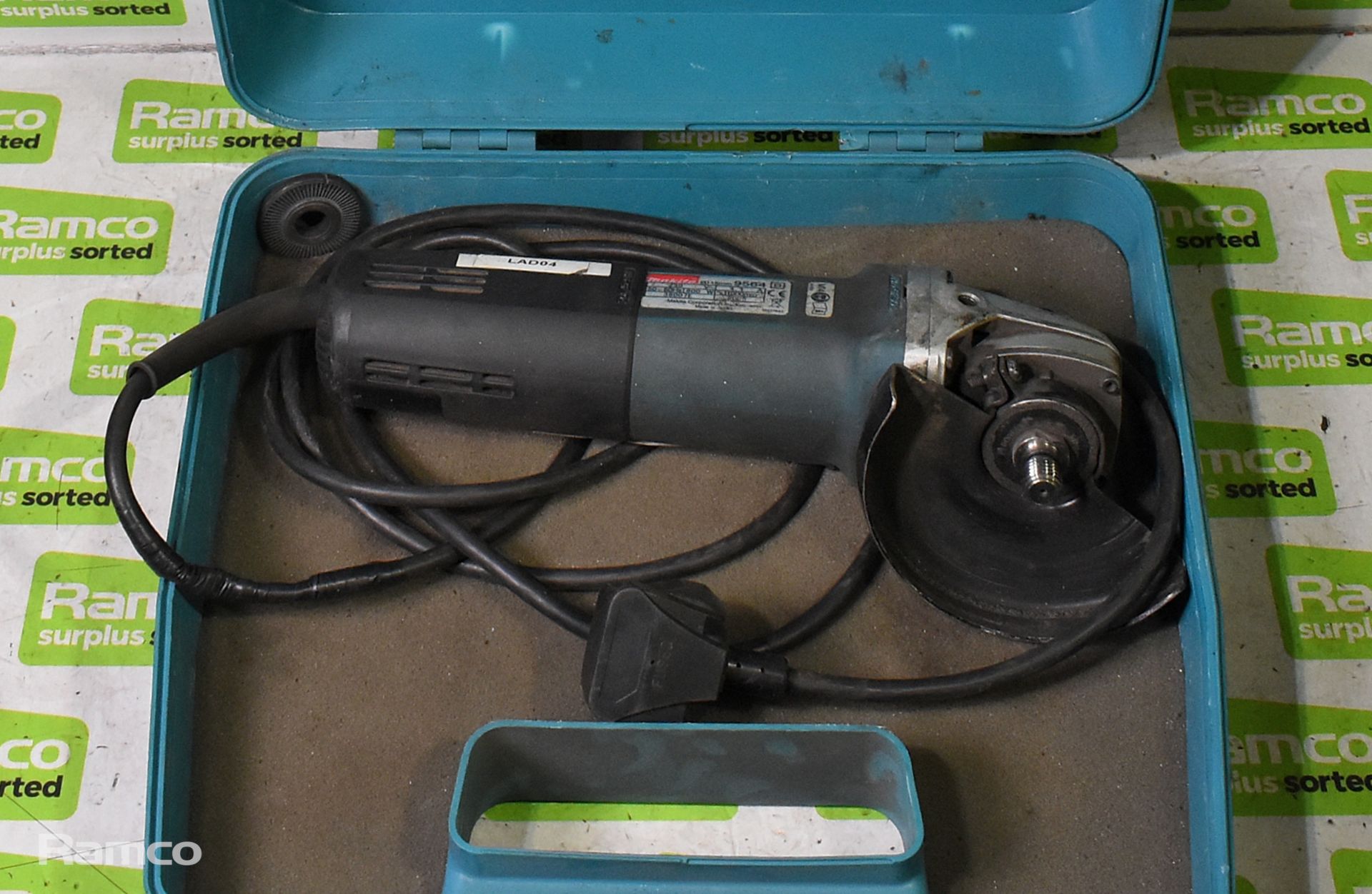 Makita 9564 portable electric grinder - in plastic case