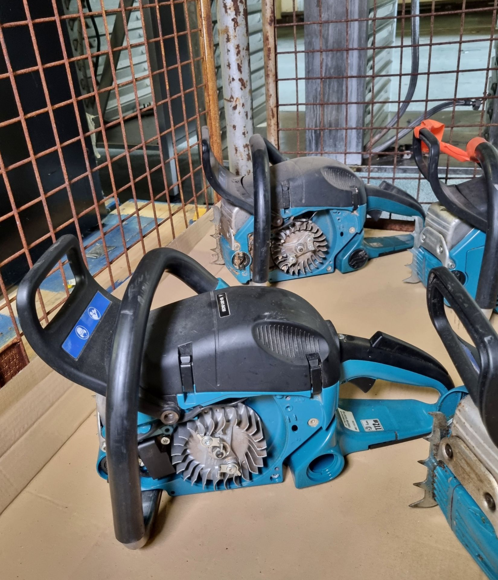 6x Makita DCS5030 50cc petrol chainsaws - AS SPARES OR REPAIRS - Bild 5 aus 7