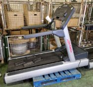 Life Fitness CLISTINHXK treadmill - Max user weight 181kg - W 2090 x D 920 x H 1420mm