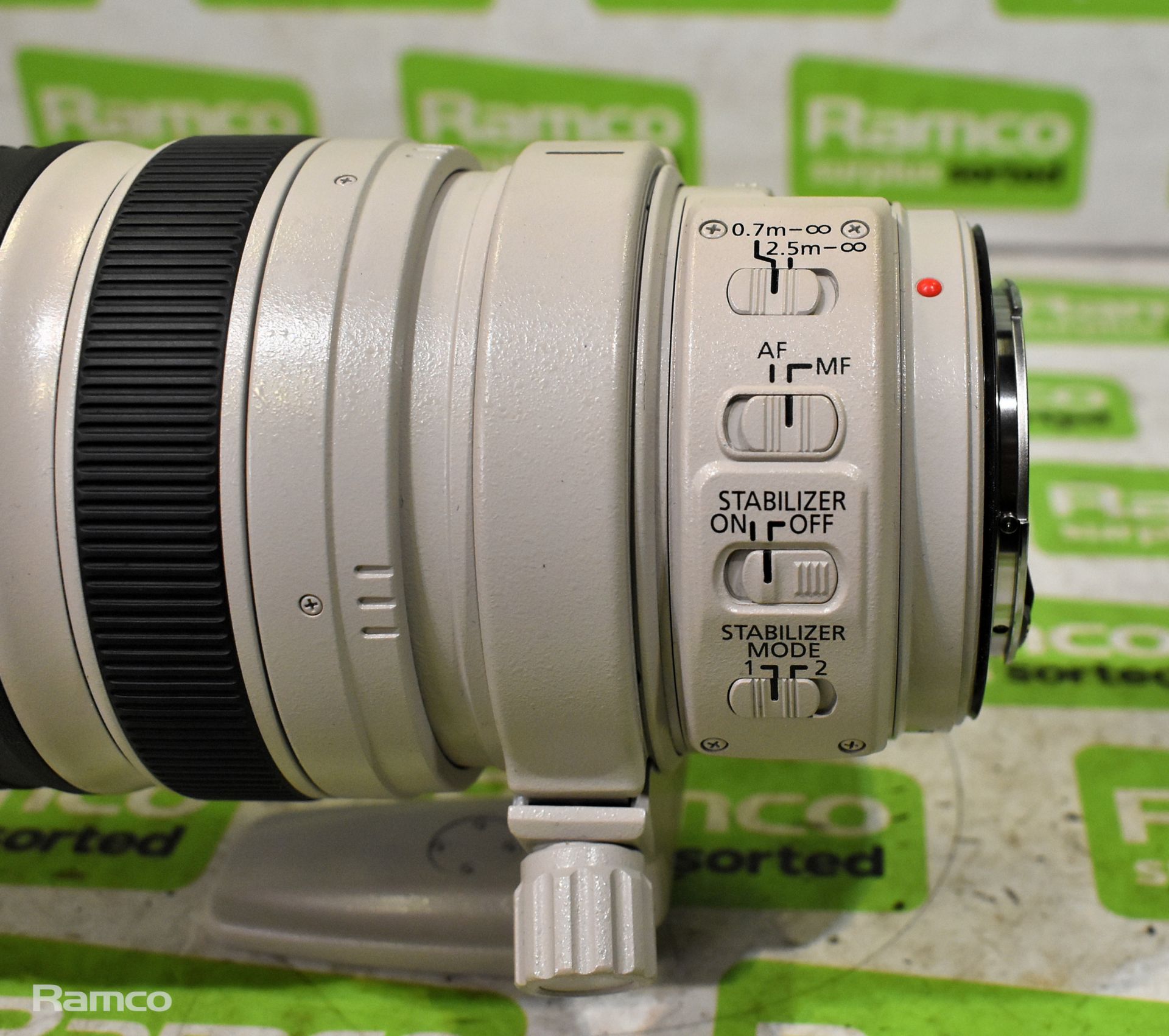 Canon zoom lens EF 28 - 300 mm 1 : 3.5 - 5.6 USM & Canon EW-83G with LZ1324 soft case - Bild 3 aus 16