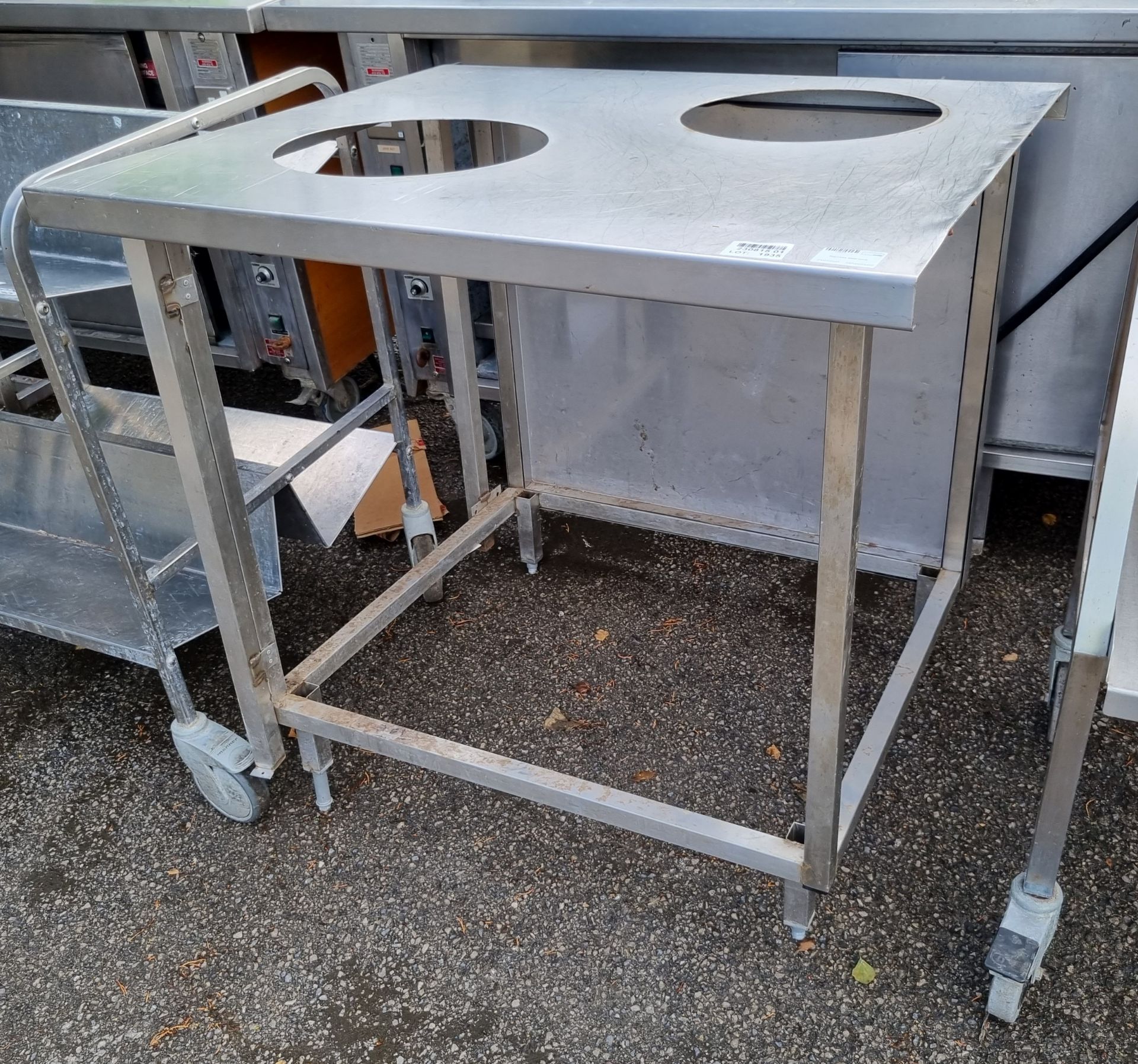 Stainless steel table with holes in top - L850 x D920 x H900mm - Image 2 of 4