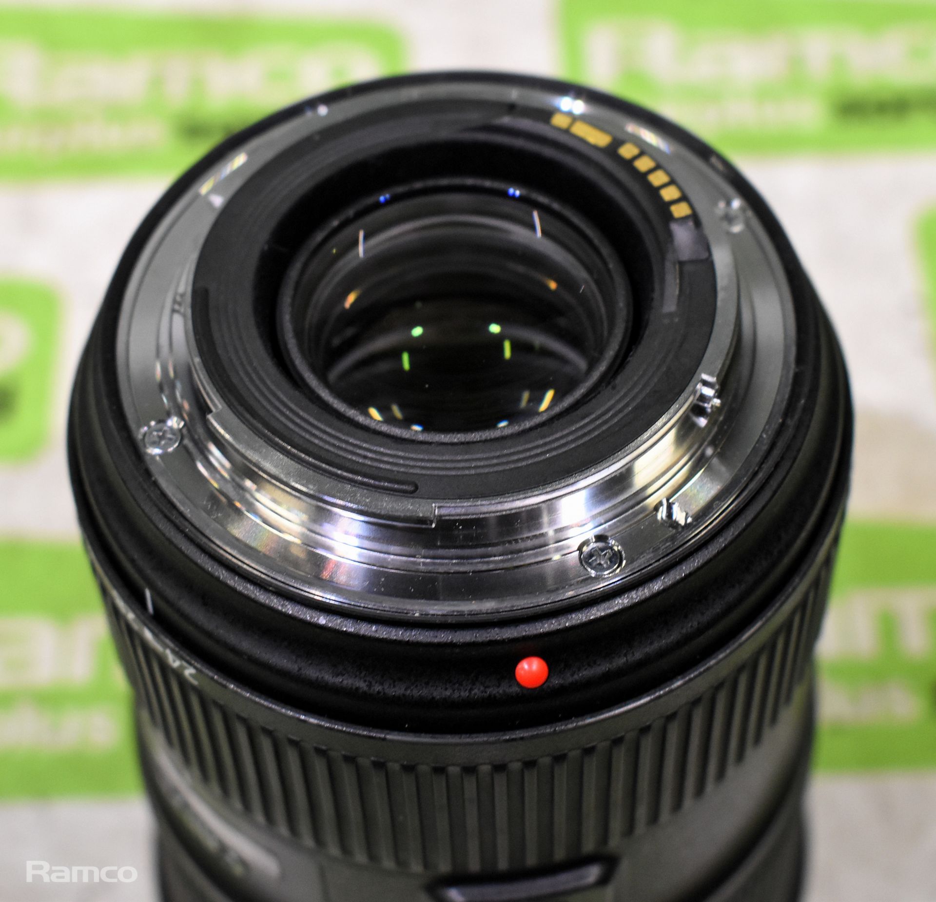 Canon Ultrasonic zoom lens EF 24 - 70mm 1:2.8 L II USM with bag - EW-88C lens hood - Bild 8 aus 10