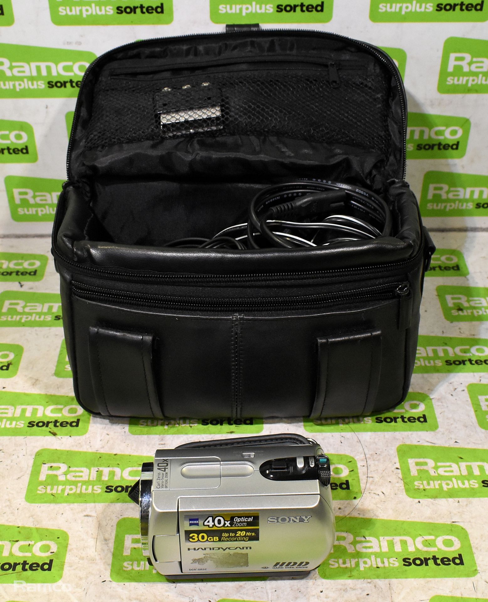 Sony DCR-SR32 handycam camcorder with accessories and bag