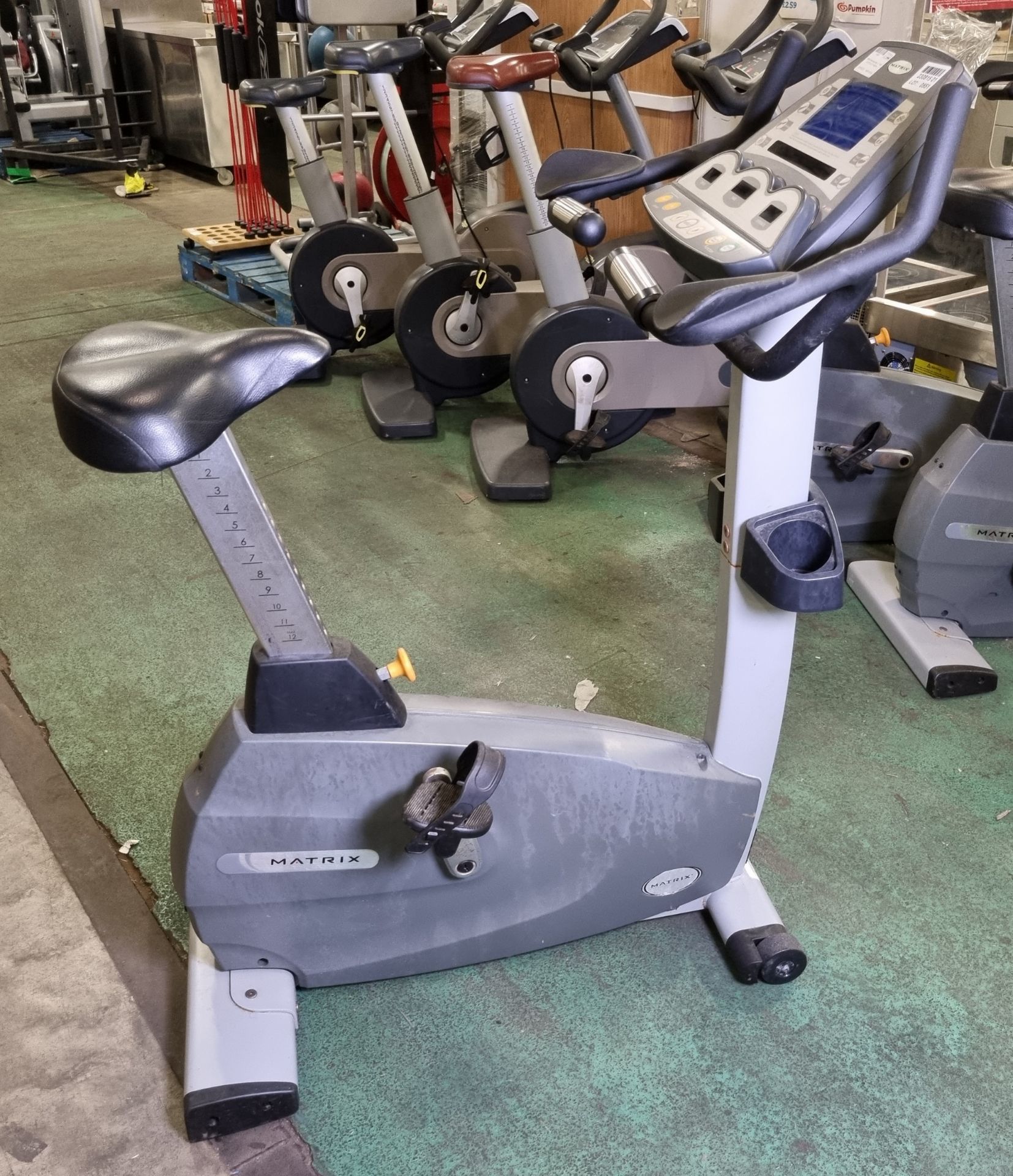 Matrix exercise bike - L 1200 x W 610 x D 1440mm