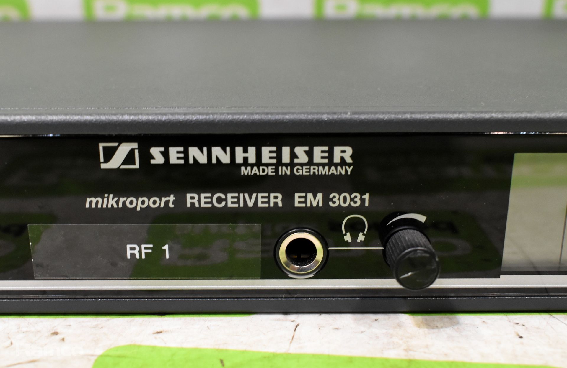 Sennheiser EM3031 mikroport receiver 606-630 MHz - Rack mountable - Image 2 of 4
