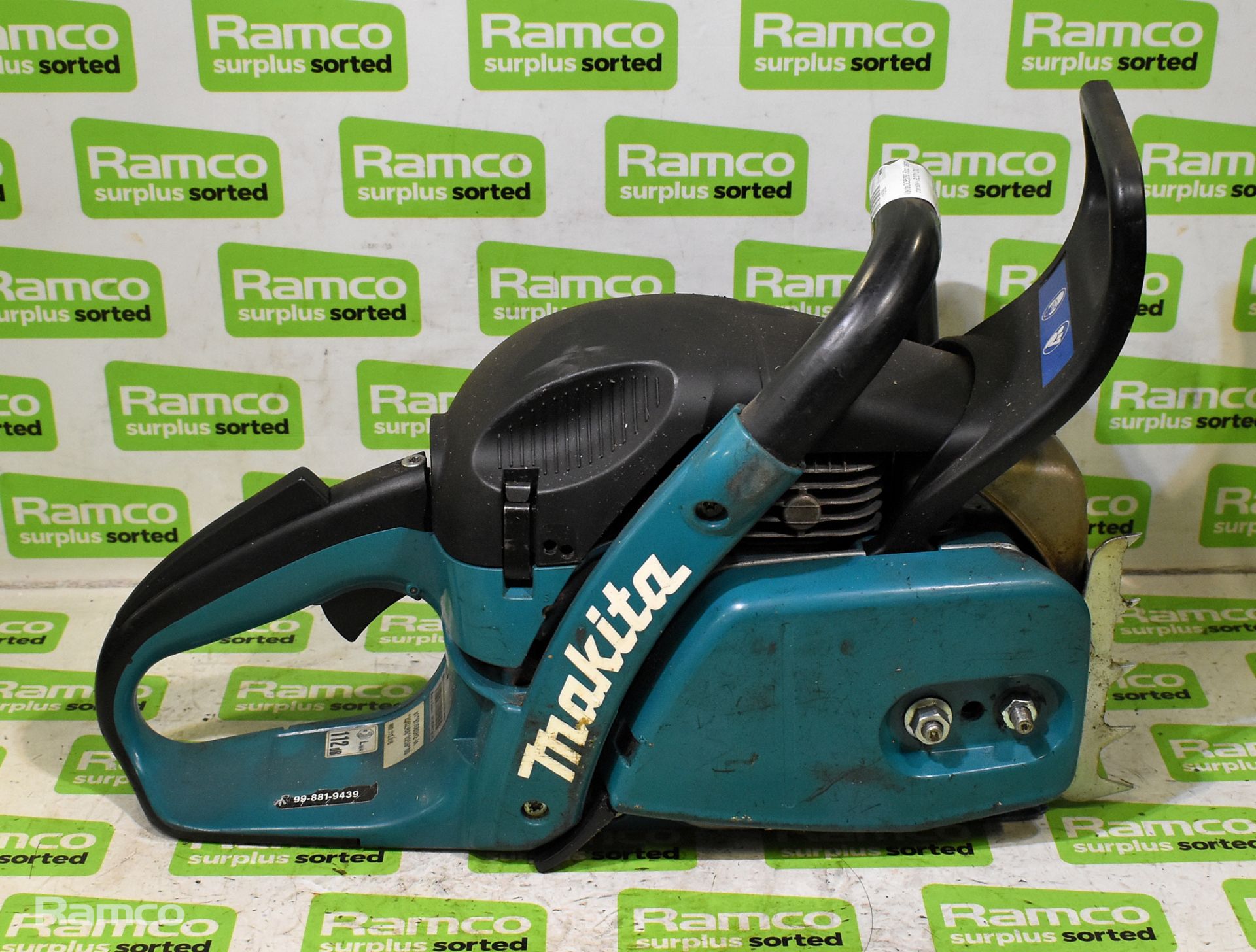 3x Makita DCS5030 50cc petrol chainsaw - BODIES ONLY - AS SPARES AND REPAIRS, 1x Makita EA5000P - Image 3 of 22