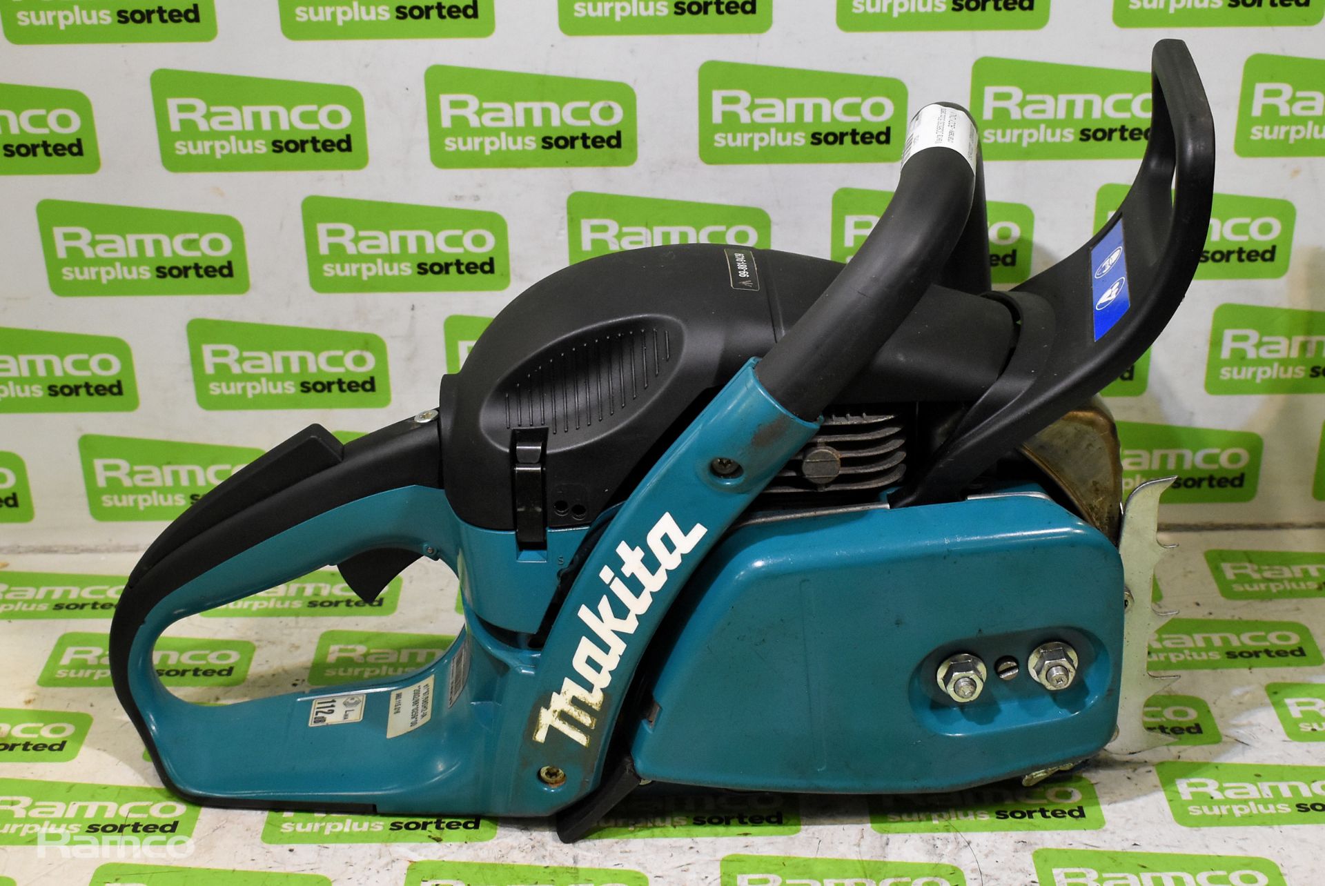 3x Makita DCS5030 50cc petrol chainsaw - BODIES ONLY - AS SPARES AND REPAIRS, 1x Makita EA5000P - Image 18 of 22