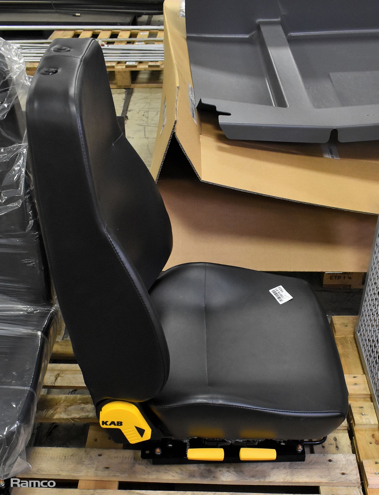 2x KAB seats - upholstered - Image 5 of 8