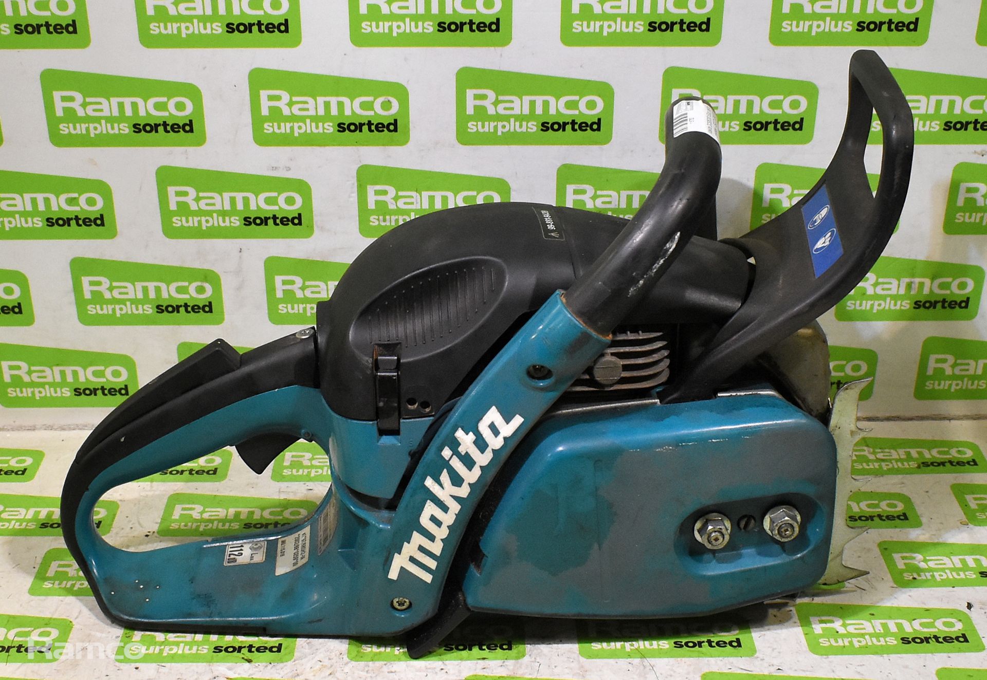 4x Makita DCS5030 50cc petrol chainsaw - BODIES ONLY - AS SPARES AND REPAIRS - Image 3 of 21