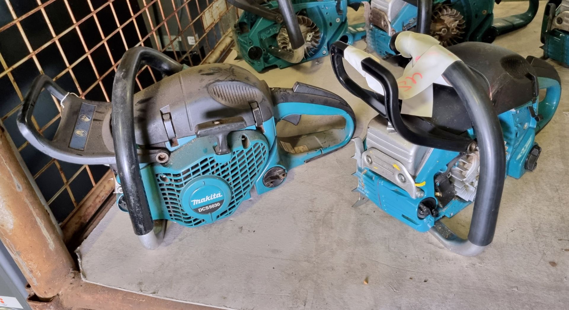 6x Makita DCS5030 50cc petrol chainsaws - AS SPARES OR REPAIRS - Image 3 of 5