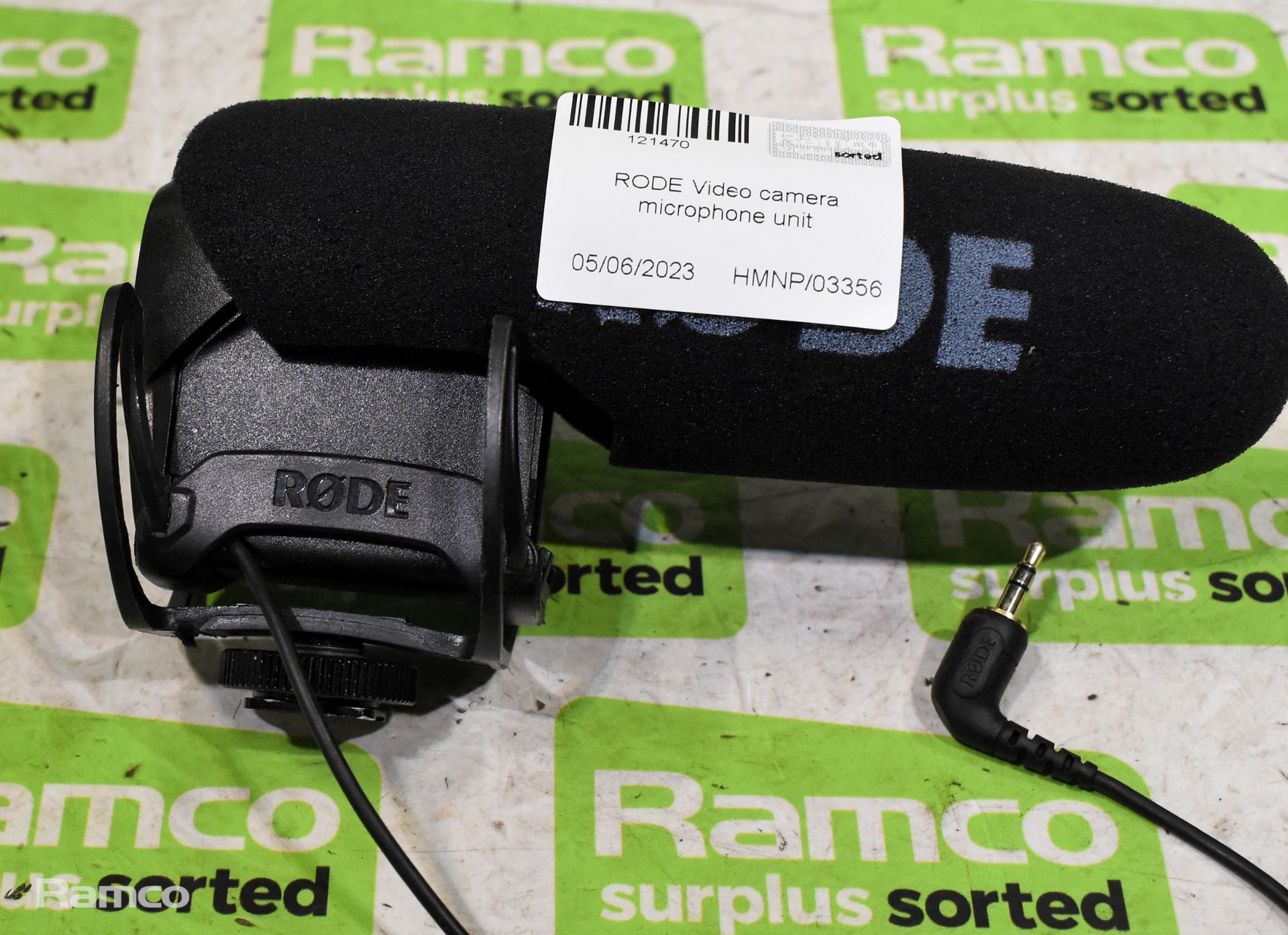 Rode VideoMic Pro camera microphone unit, Canon BG-E11 battery camera grip - Bild 4 aus 5