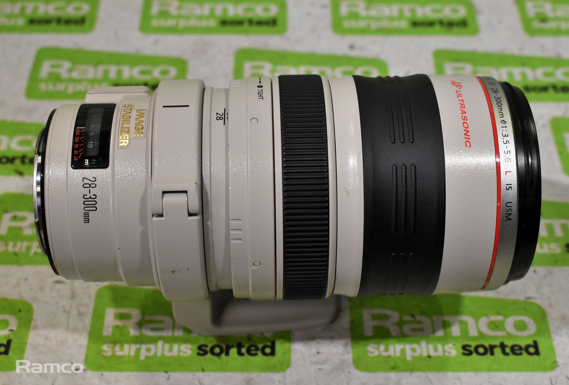 Canon zoom lens EF 28 - 300 mm 1 : 3.5 - 5.6 USM with LZ1324 soft case - Bild 5 aus 13