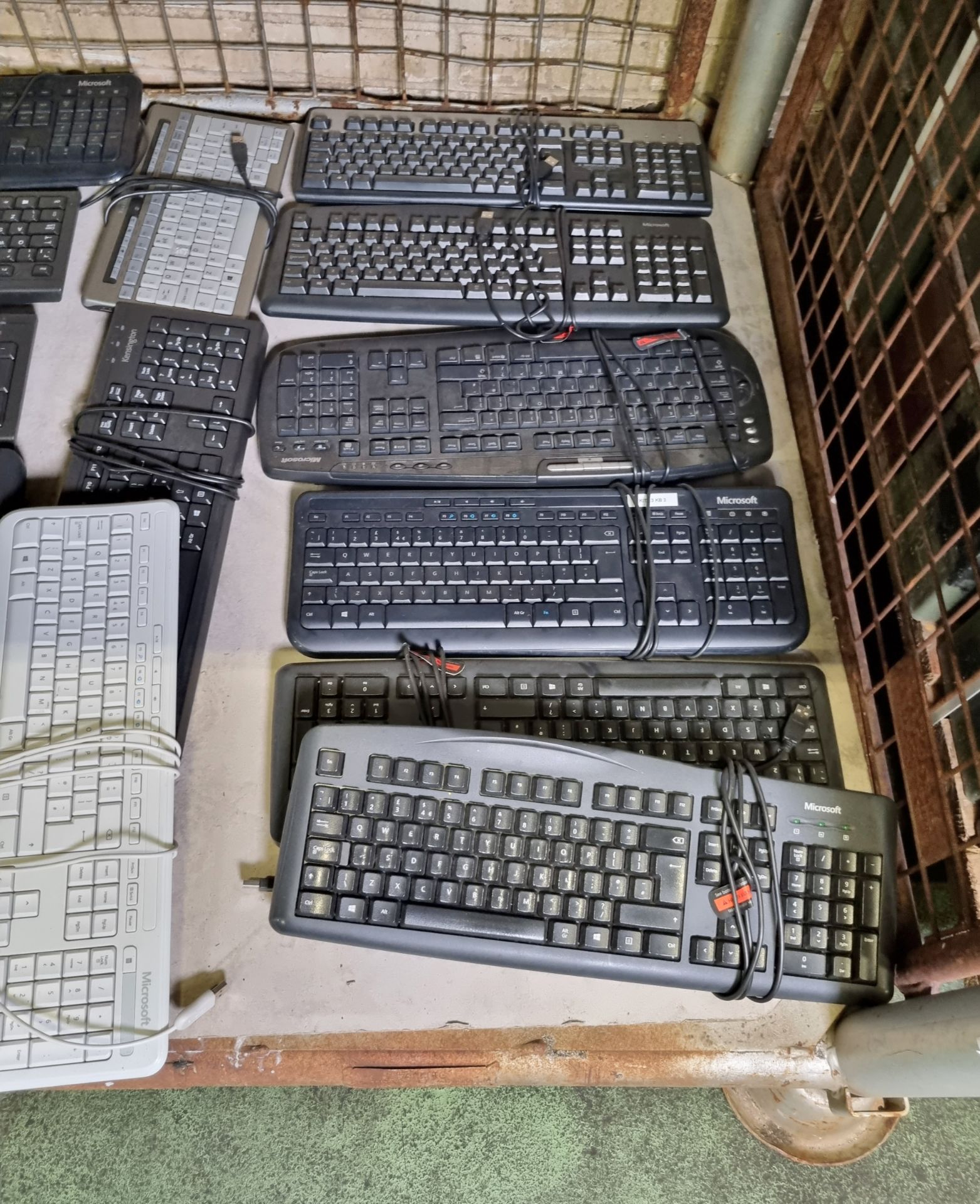 15x computer keyboards of multiple makes - Microsoft and Kensington - Bild 10 aus 11