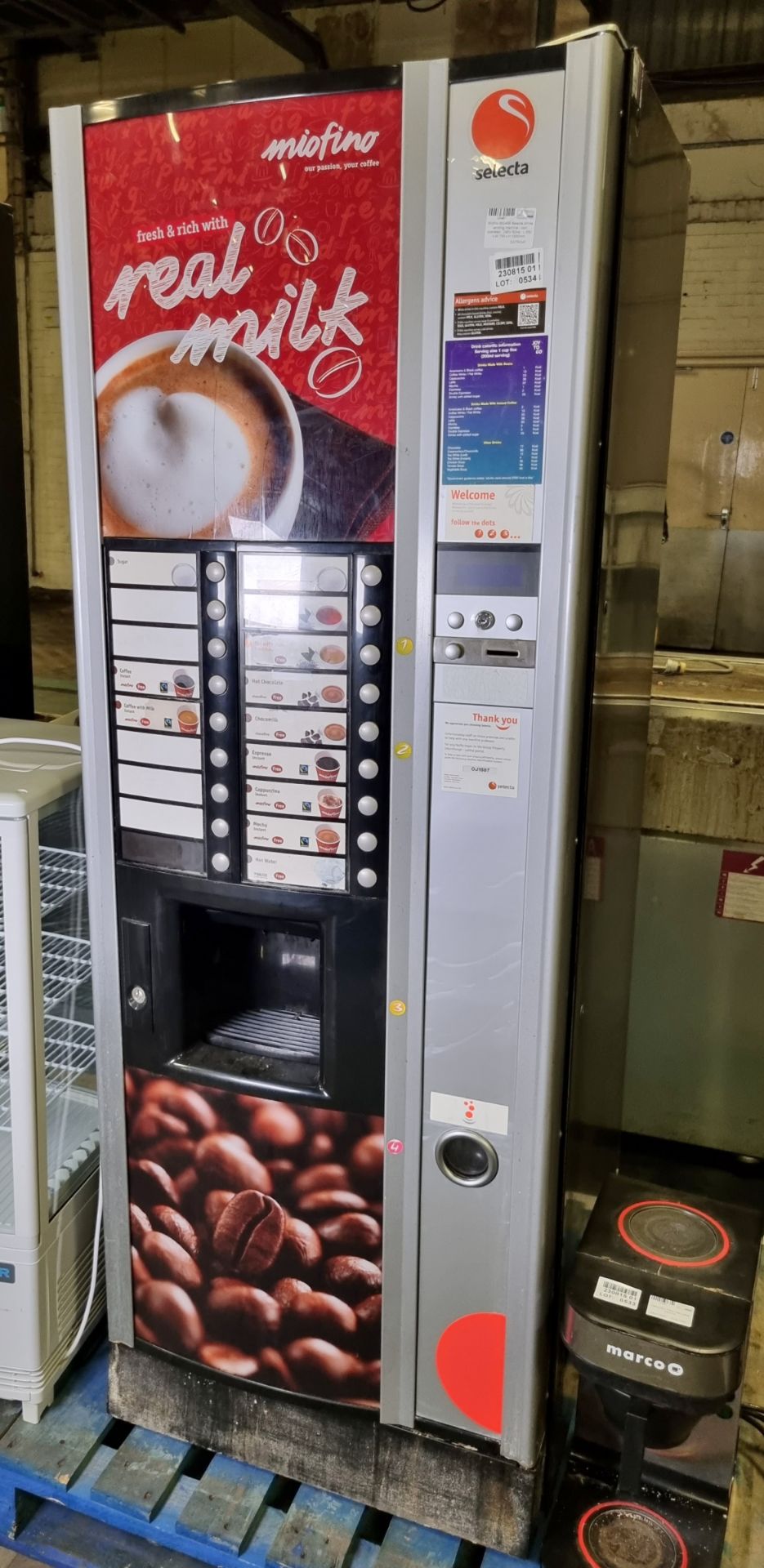 Miofino 960406 Selecta drinks vending machine - coin operated - 240V 50Hz - L 650 x W 730 x H 1830mm - Image 2 of 5