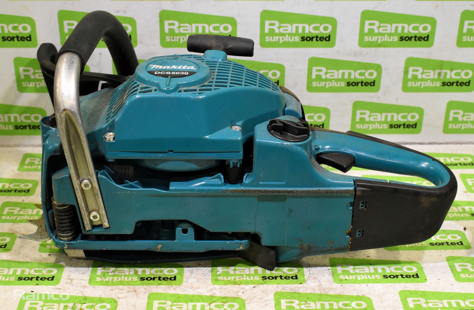 6x Makita DCS5030 50cc petrol chainsaw - BODIES ONLY - AS SPARES & REPAIRS - Image 8 of 33