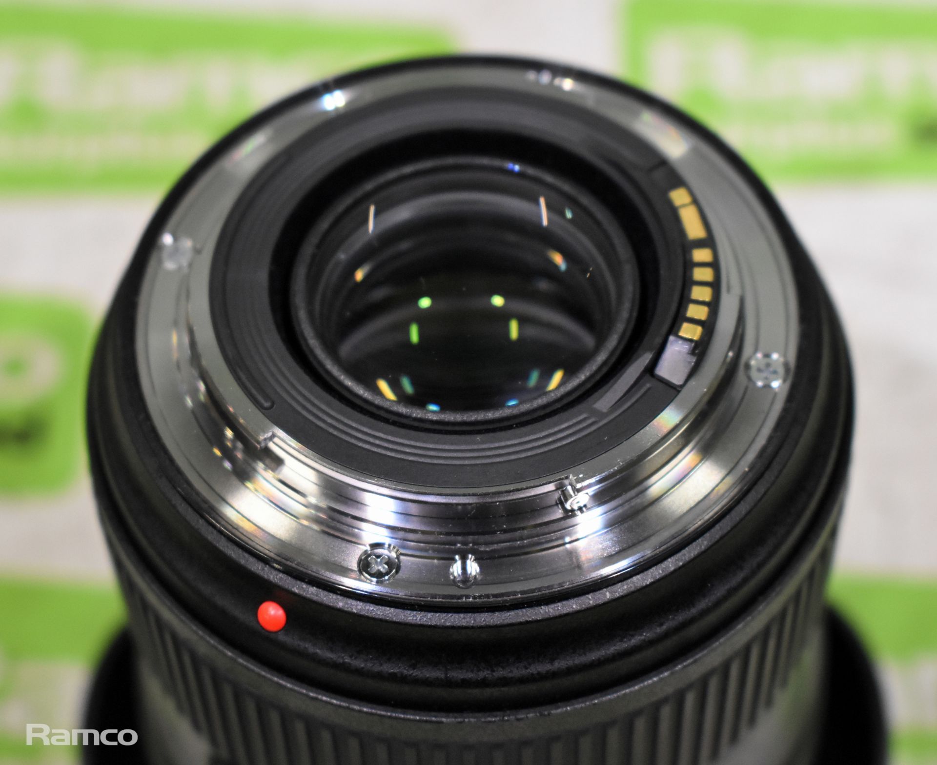 Canon Zoom lens EF 24 - 70mm Ultrasonic 1:2.8 L II USM with grey canvas bag, Canon EW-88C lens hood - Bild 9 aus 11