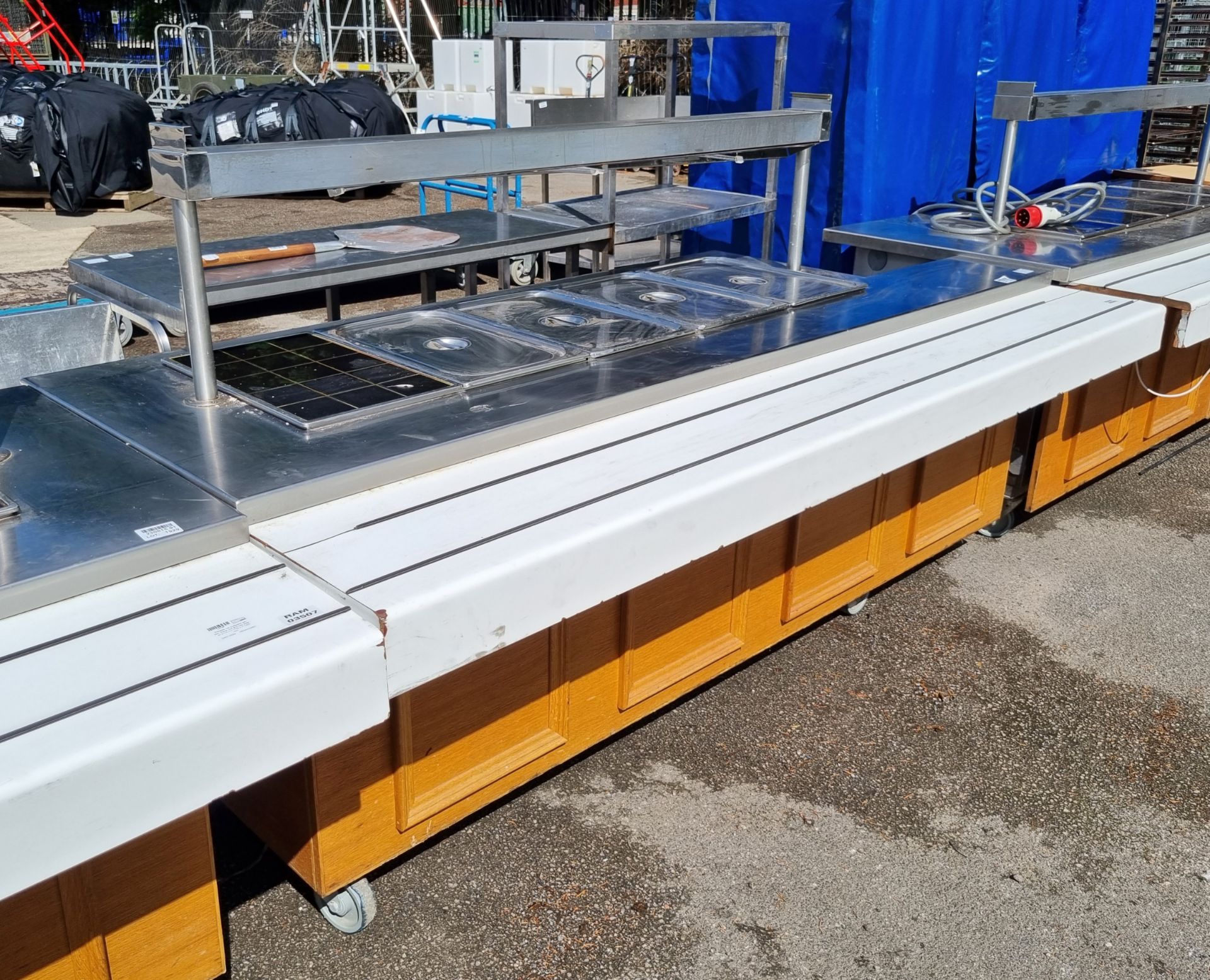 Portable hot cupboard with bain marie unit and tray slide - W 2500 x D 1150 x H 1400 mm - Image 3 of 5