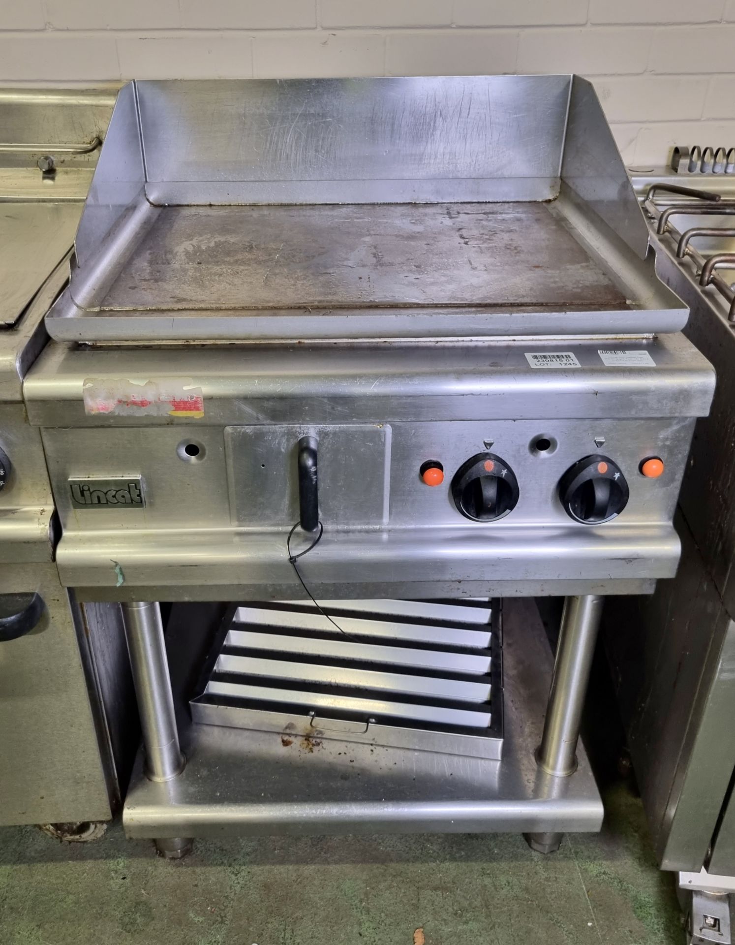 Lincat solid top gas griddle - W 700 x D 730 H 900mm