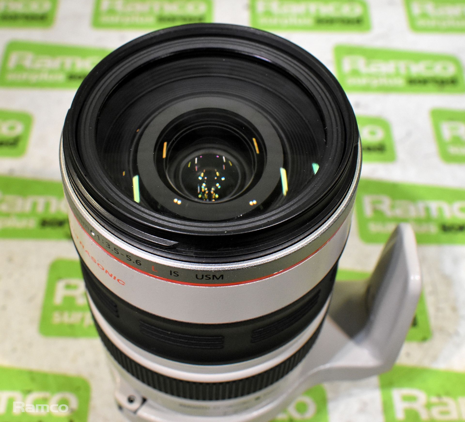 Canon zoom lens EF 28 - 300 mm 1 : 3.5 - 5.6 USM & Canon EW-83G with LZ1324 soft case - Bild 13 aus 16