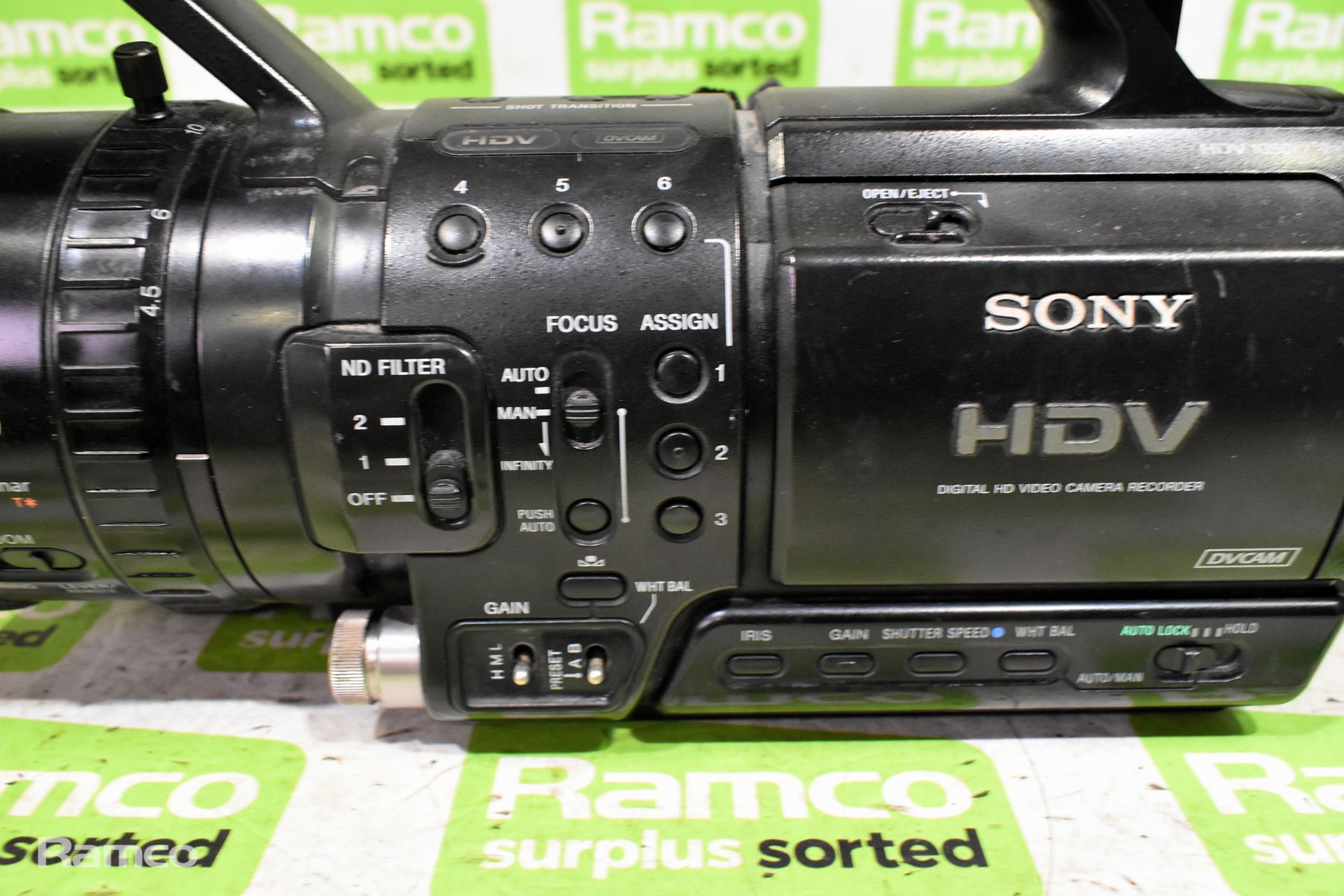 Sony HVR-Z1E HDV digital HD video camera recorder - Carl Zeiss Vario Sonnar 3CCD lens - HDV 1080i - Bild 4 aus 12