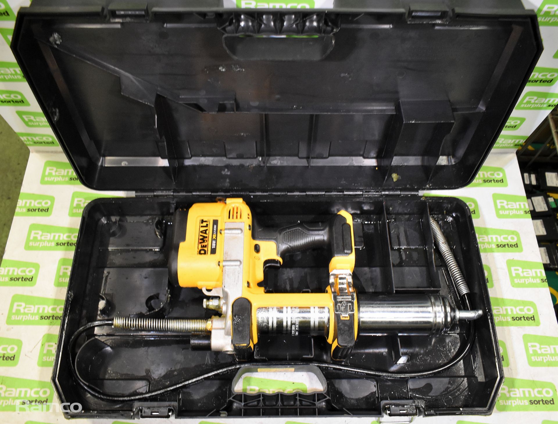 DeWalt DCGG571M1 18V 4.0Ah cordless grease gun with case - Bild 2 aus 6