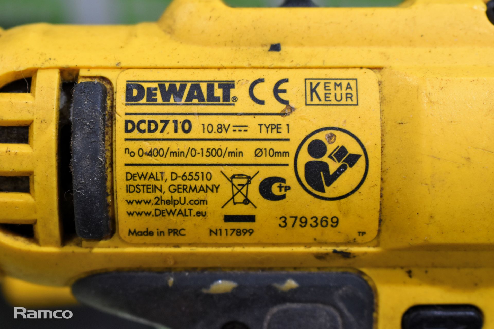 DeWalt drills and batteries - AS SPARES OR REPAIRS - Image 8 of 15